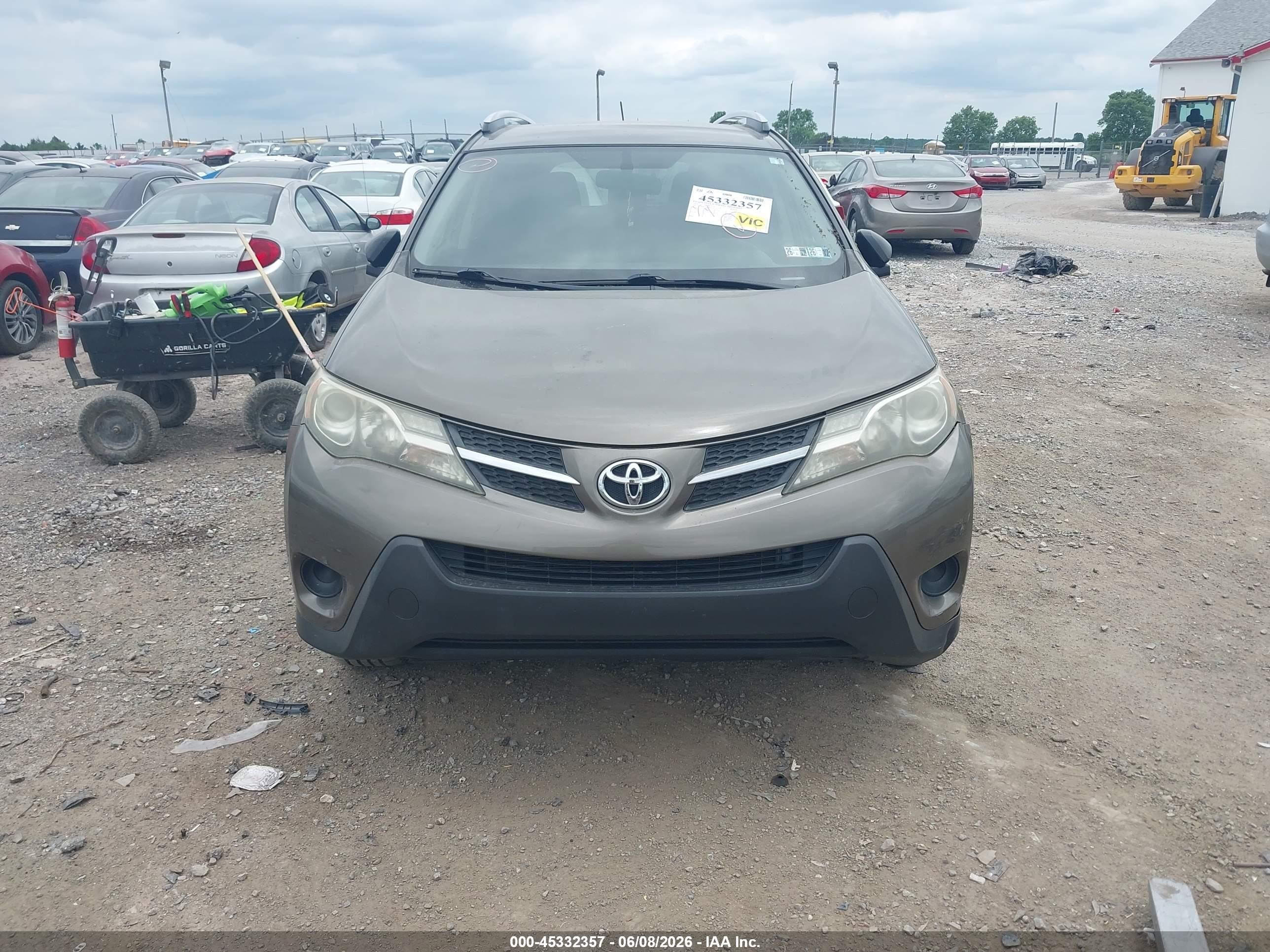 2015 Toyota Rav4 Le Gray vin: JTMBFREV3FD142103