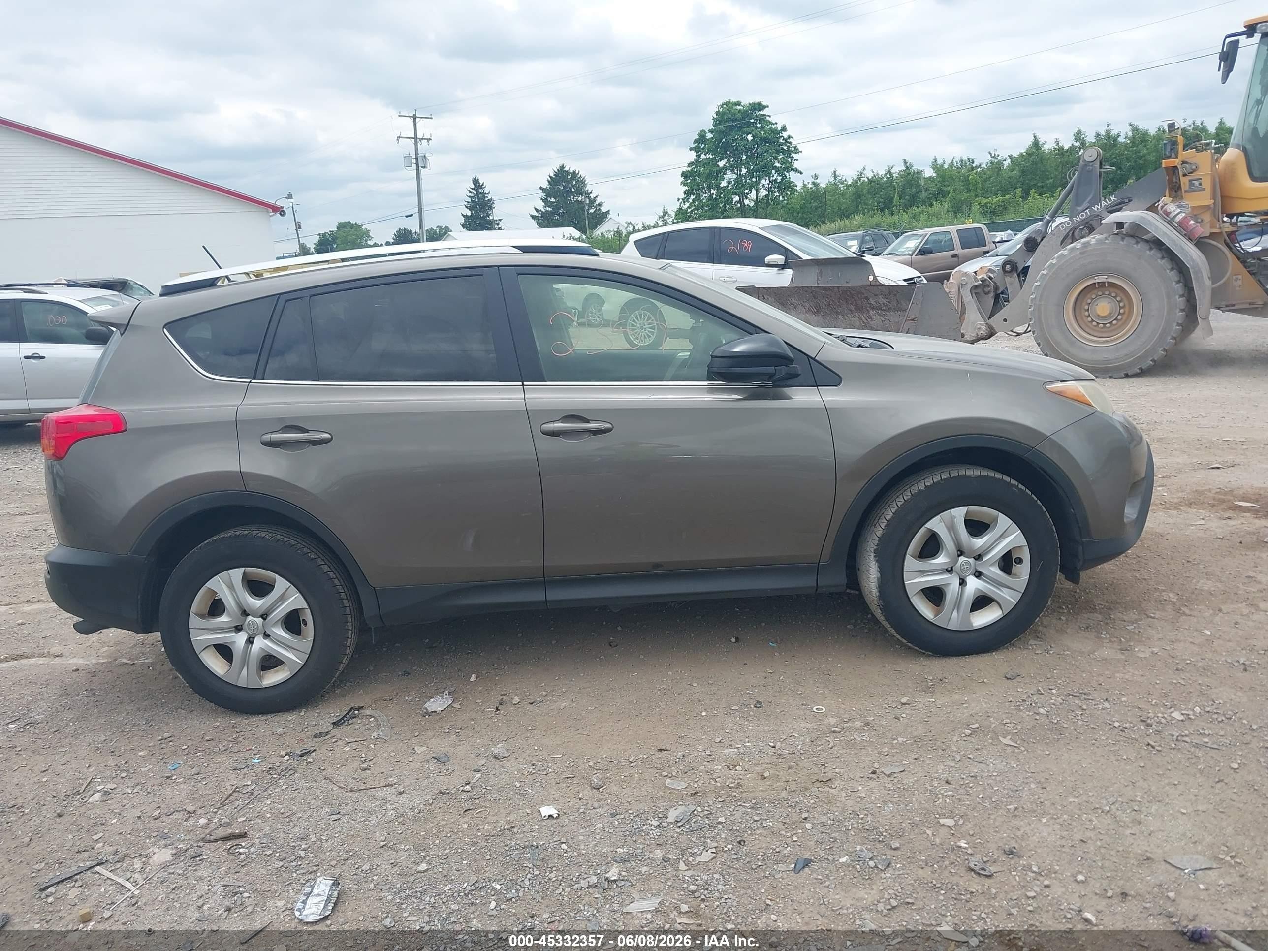 2015 Toyota Rav4 Le Gray vin: JTMBFREV3FD142103