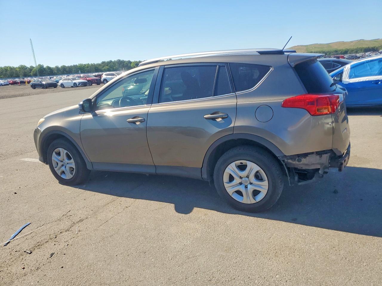 2015 Toyota Rav4 Le Gray vin: JTMBFREV3FD149133