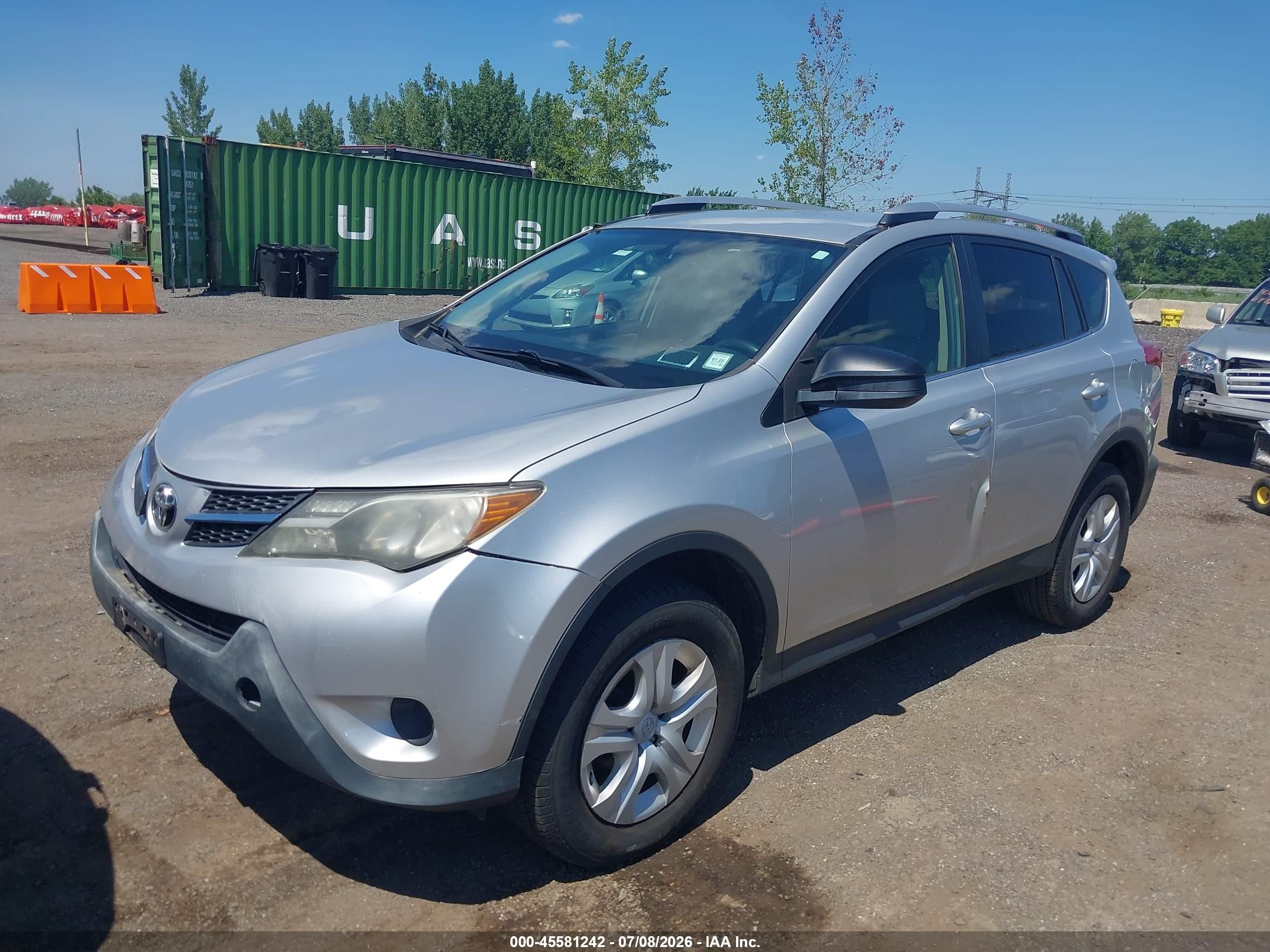 2015 Toyota Rav4 Le Серебряный vin: JTMBFREV3FD156499