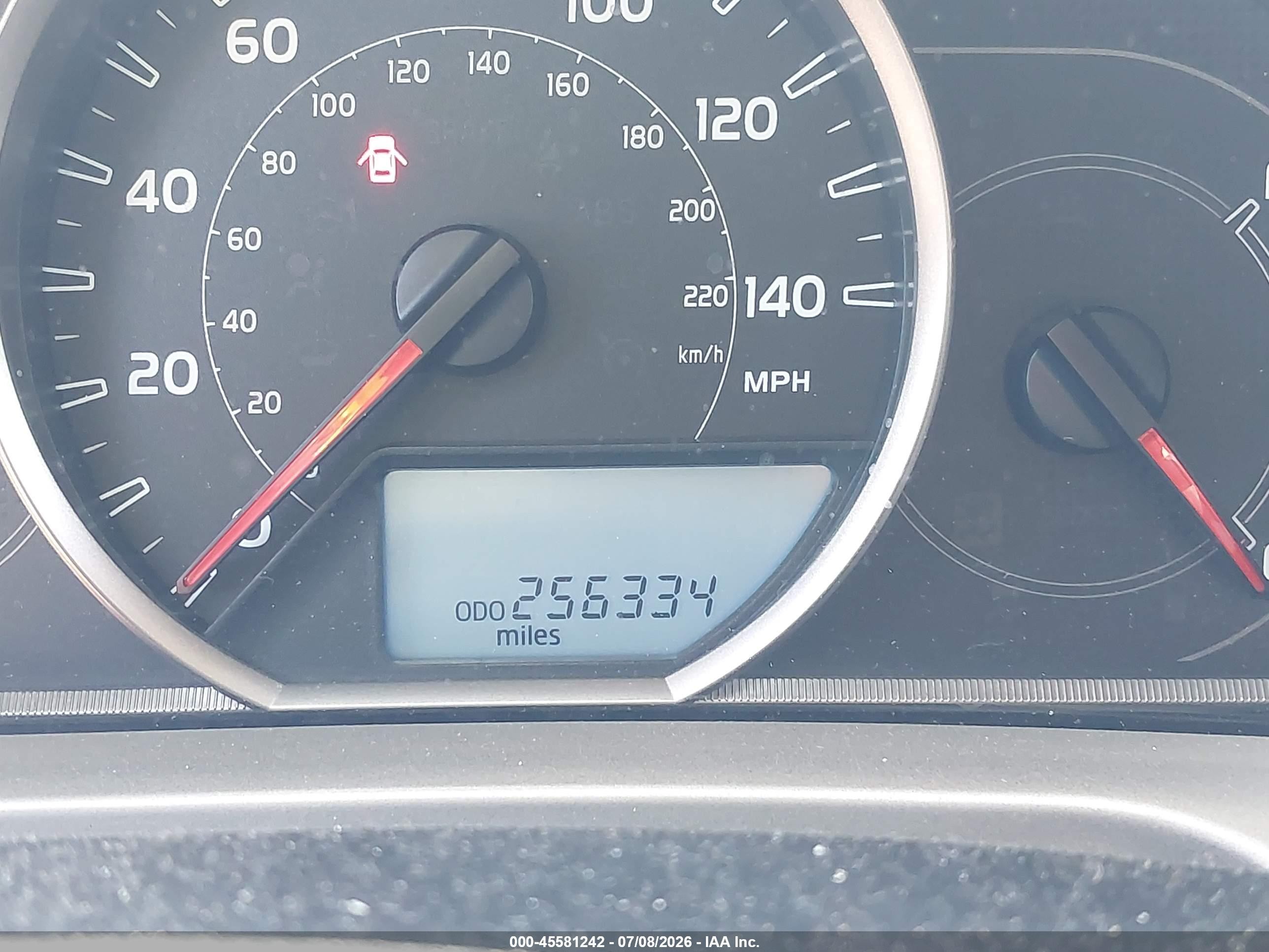 2015 Toyota Rav4 Le Серебряный vin: JTMBFREV3FD156499