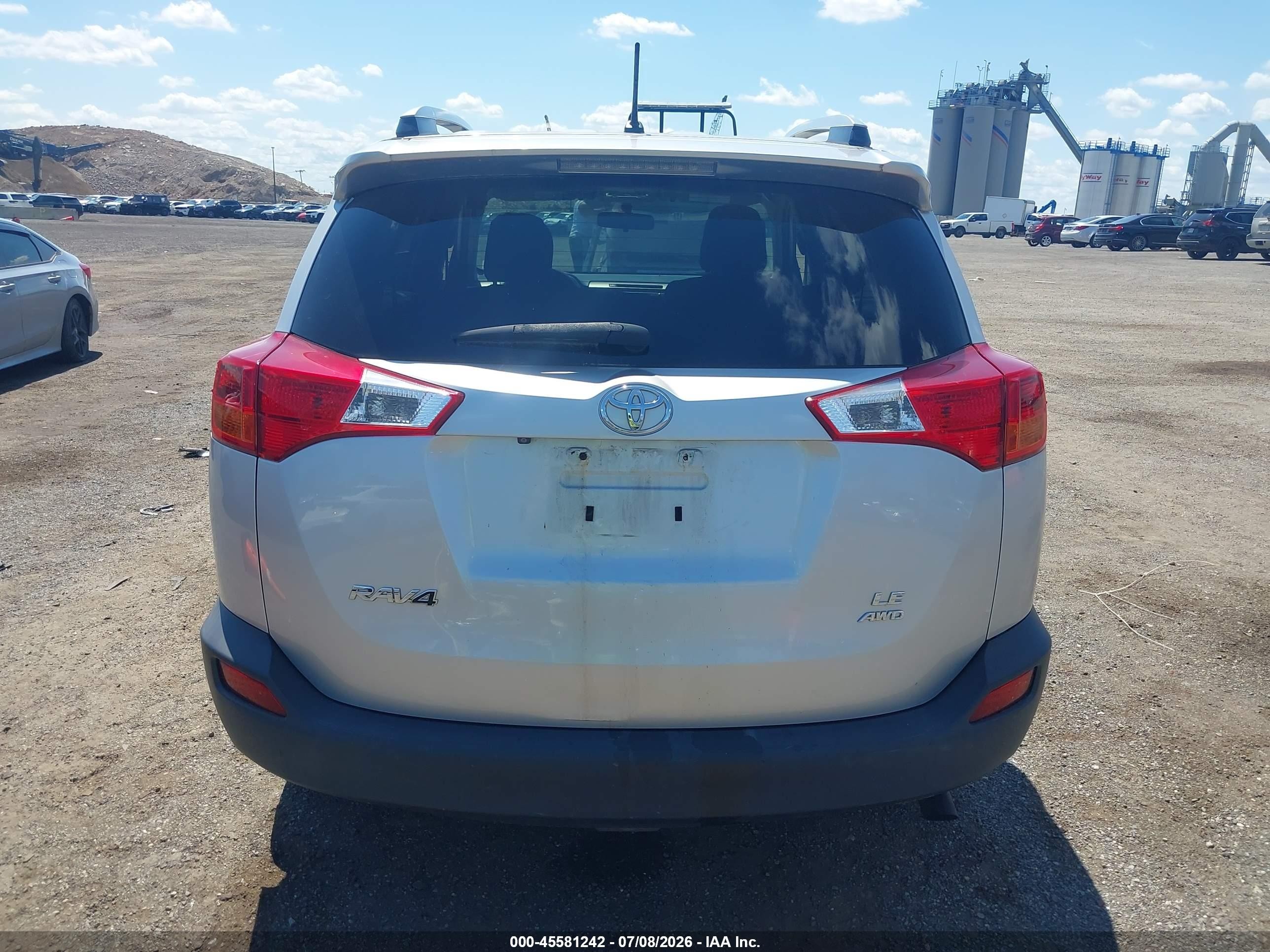 2015 Toyota Rav4 Le Серебряный vin: JTMBFREV3FD156499