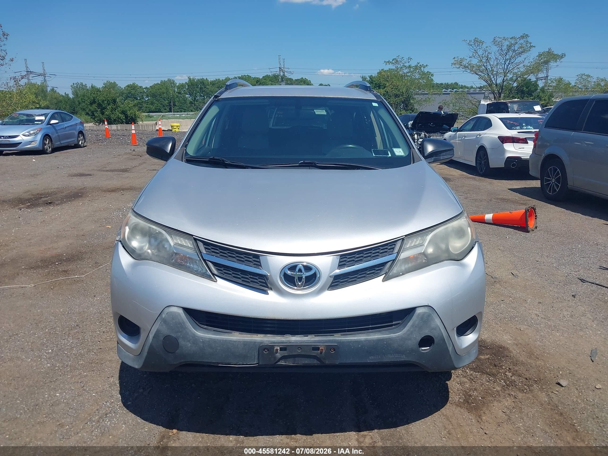 2015 Toyota Rav4 Le Серебряный vin: JTMBFREV3FD156499