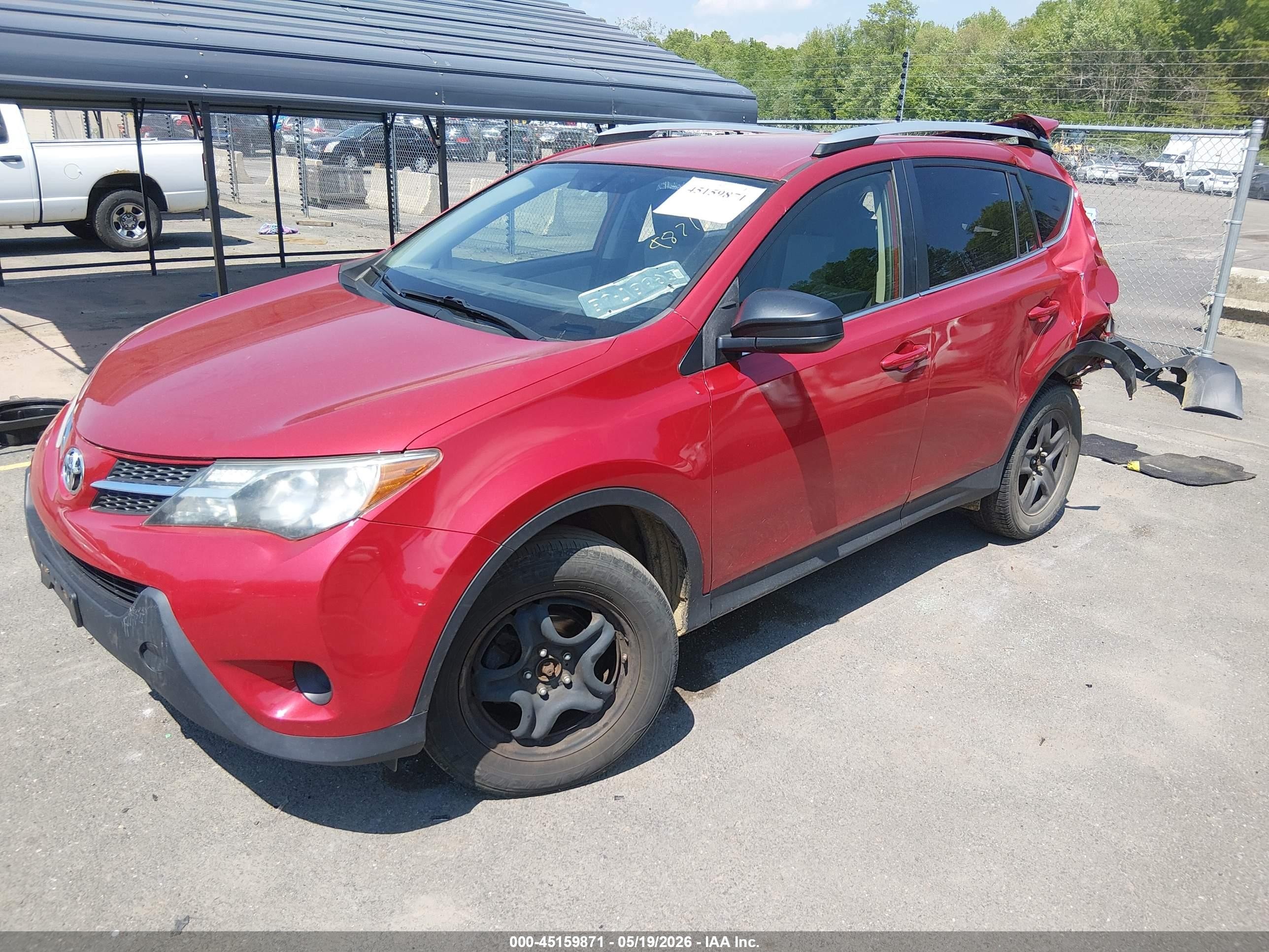 2015 Toyota Rav4 Le Red vin: JTMBFREV3FJ016471
