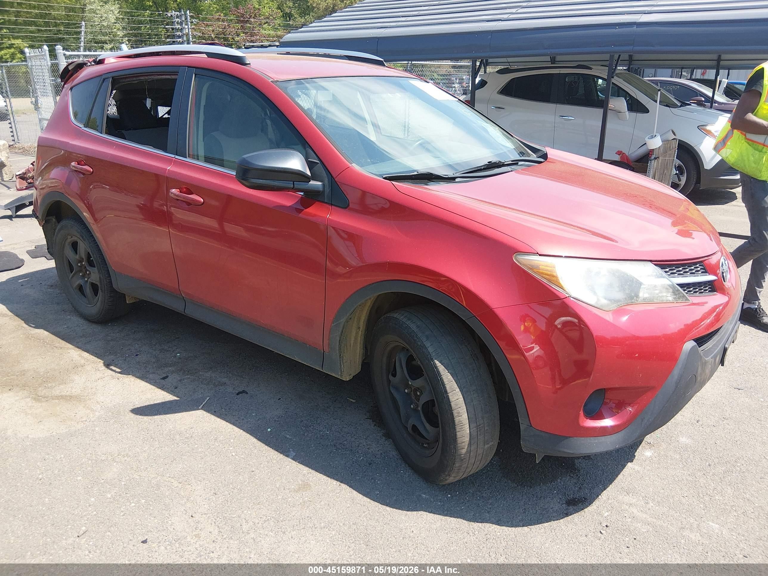 2015 Toyota Rav4 Le Red vin: JTMBFREV3FJ016471