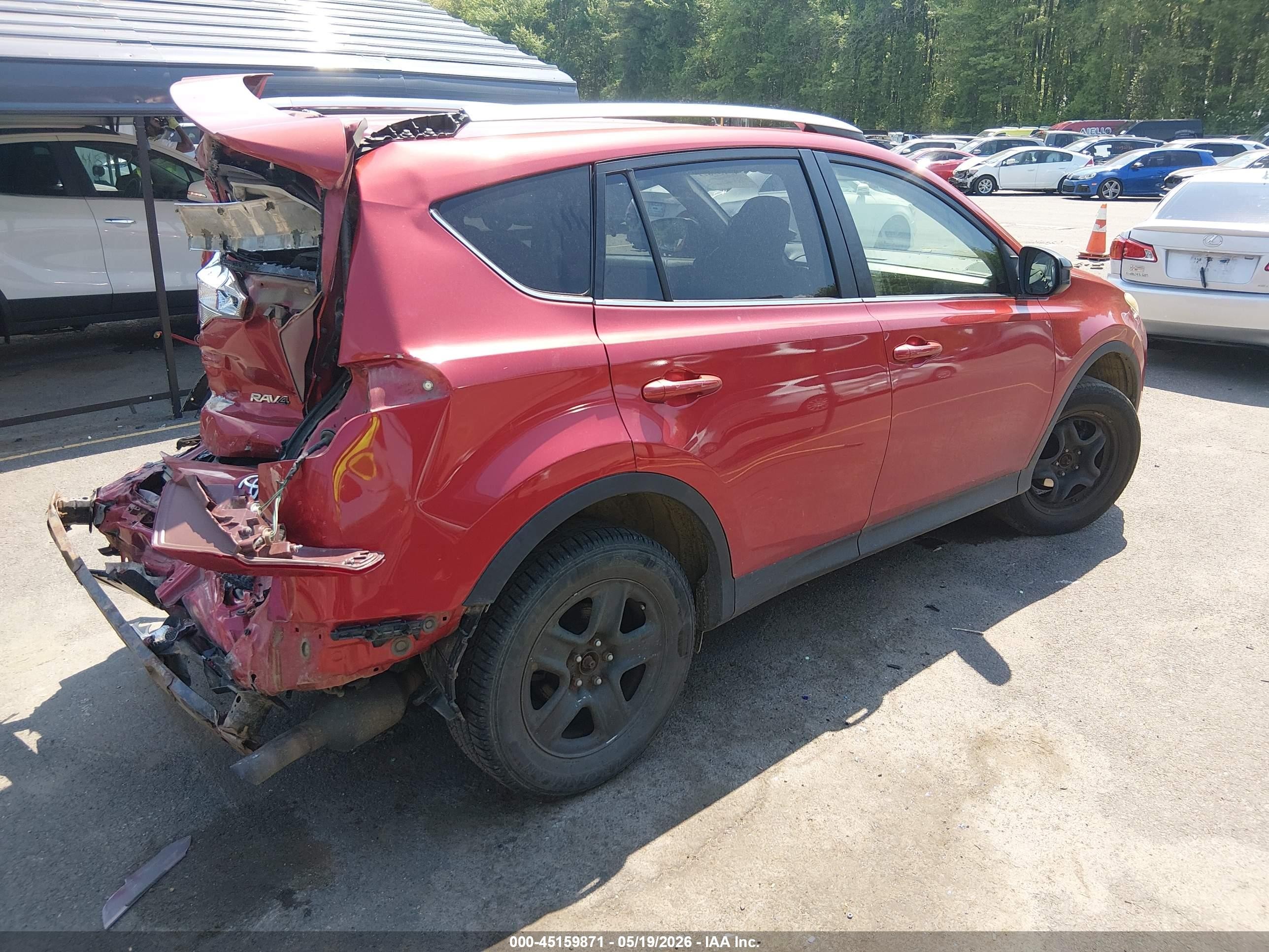 2015 Toyota Rav4 Le Red vin: JTMBFREV3FJ016471