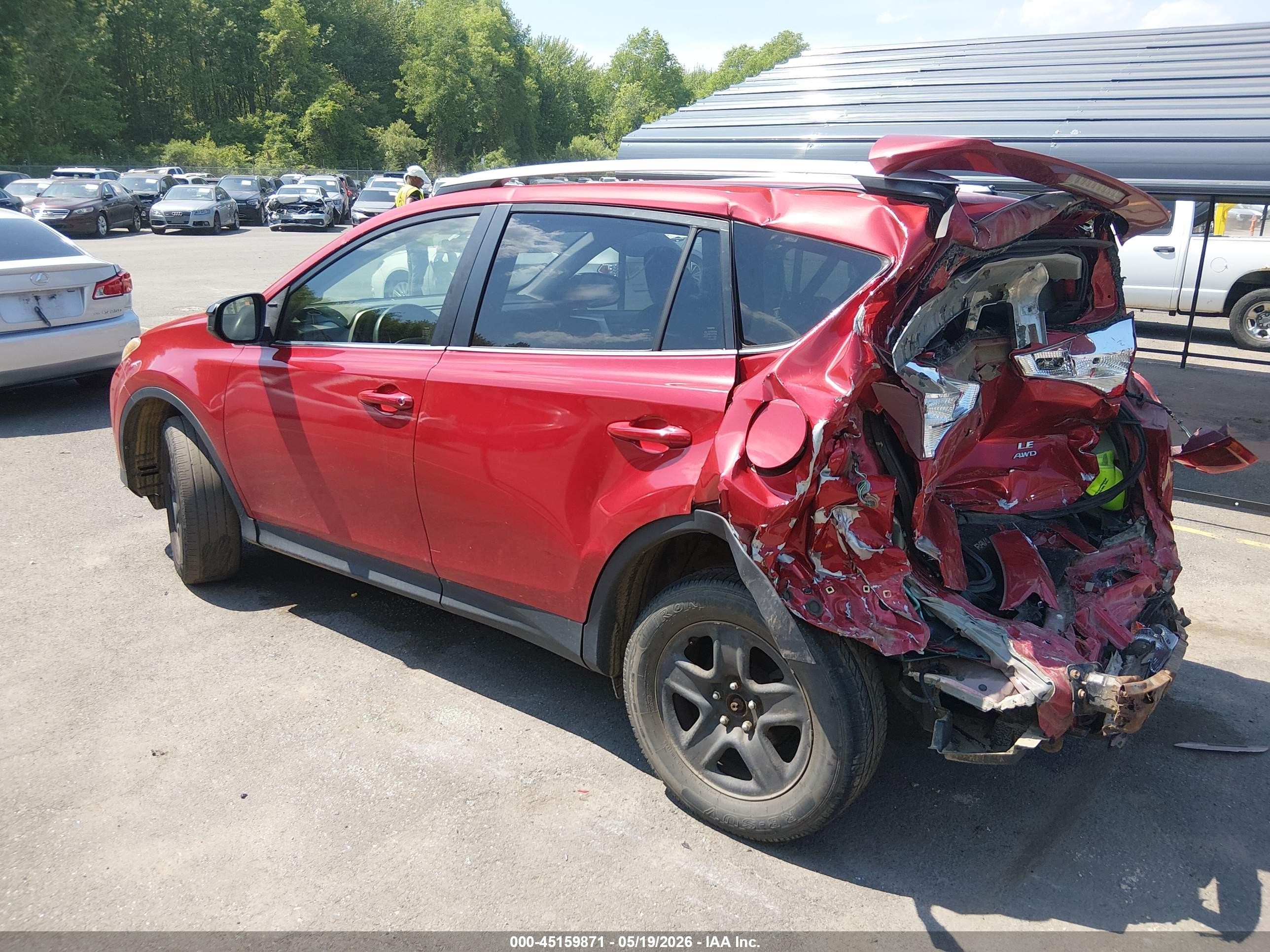 2015 Toyota Rav4 Le Red vin: JTMBFREV3FJ016471
