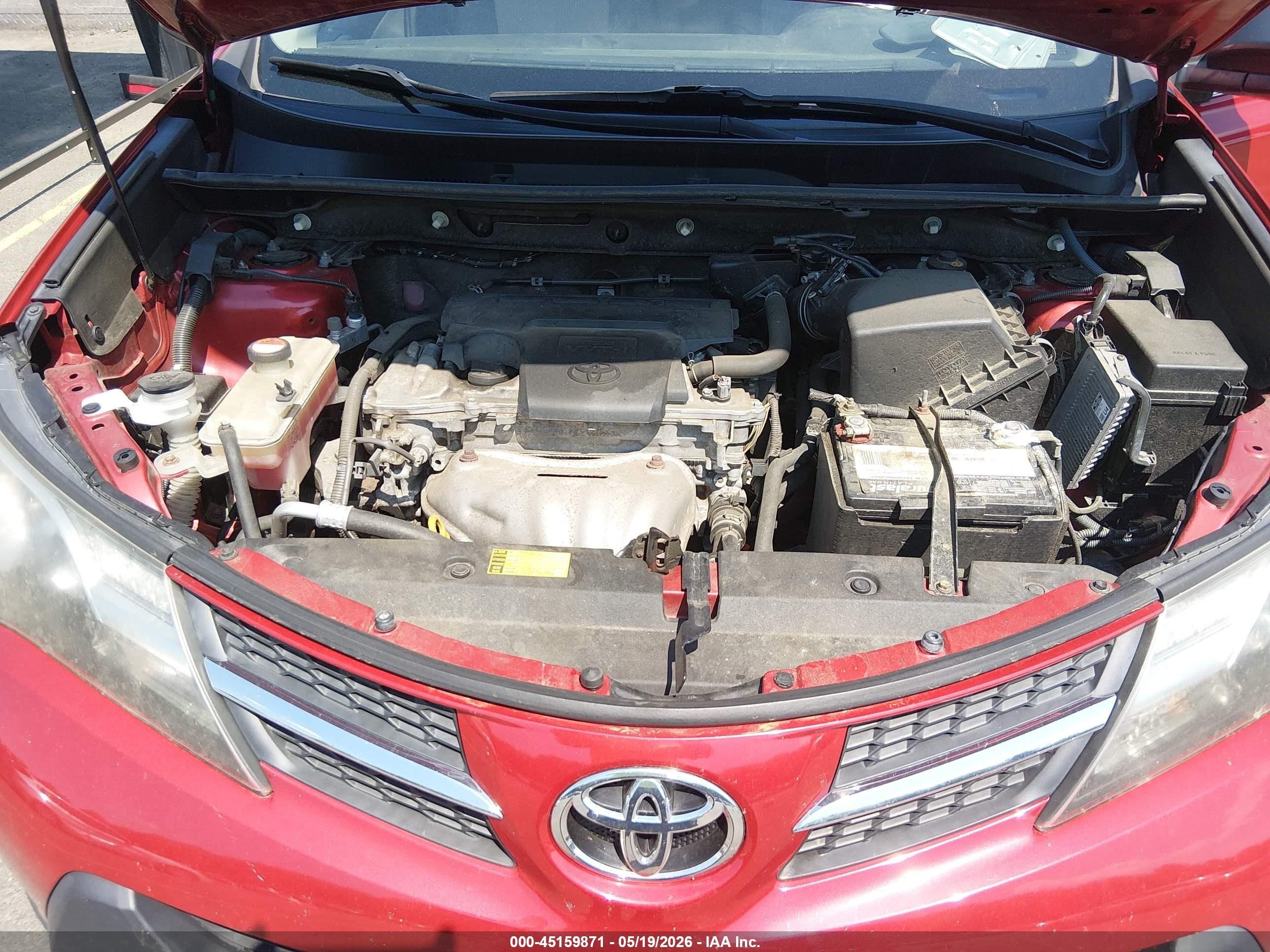 2015 Toyota Rav4 Le Red vin: JTMBFREV3FJ016471