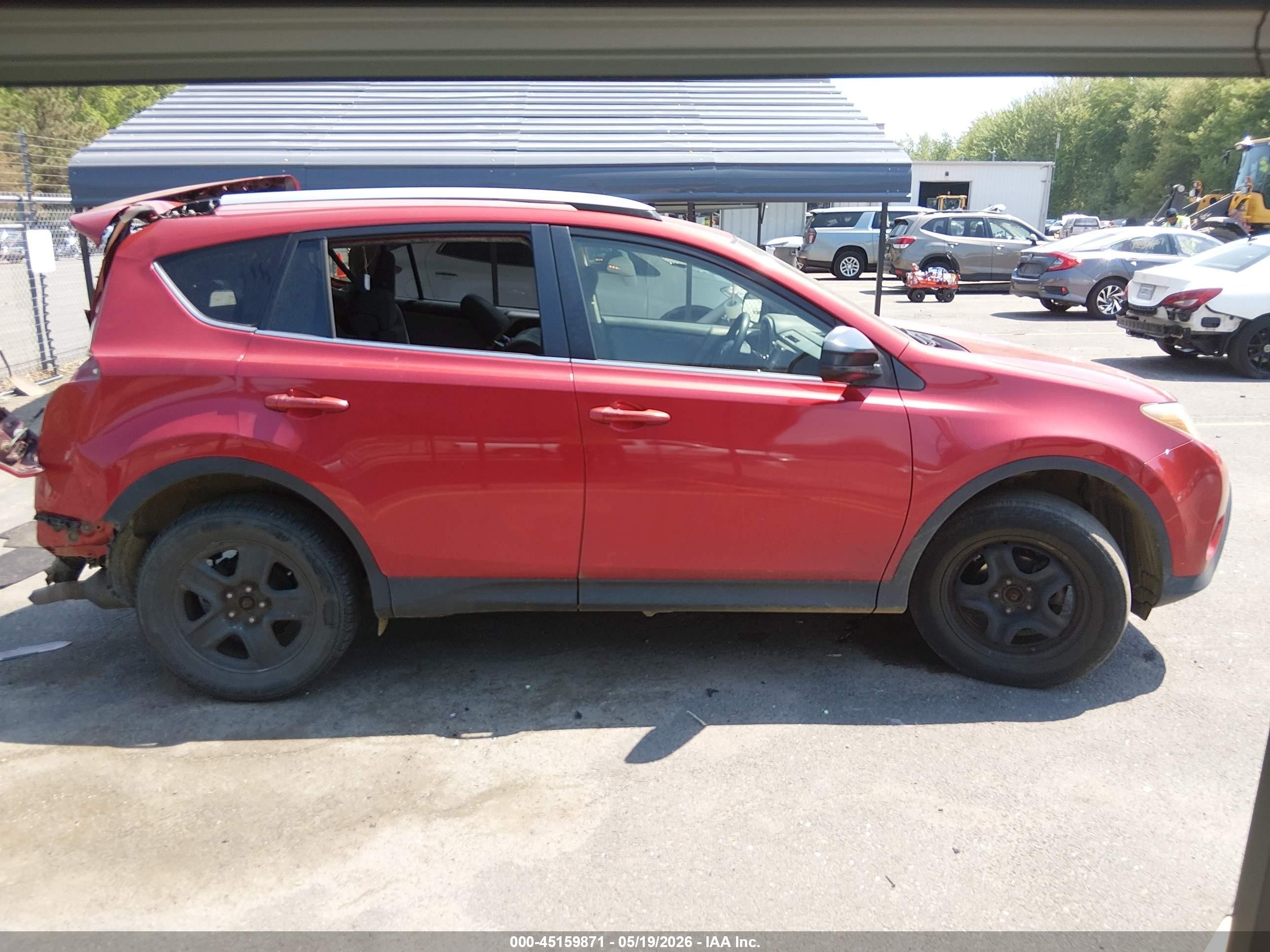 2015 Toyota Rav4 Le Red vin: JTMBFREV3FJ016471
