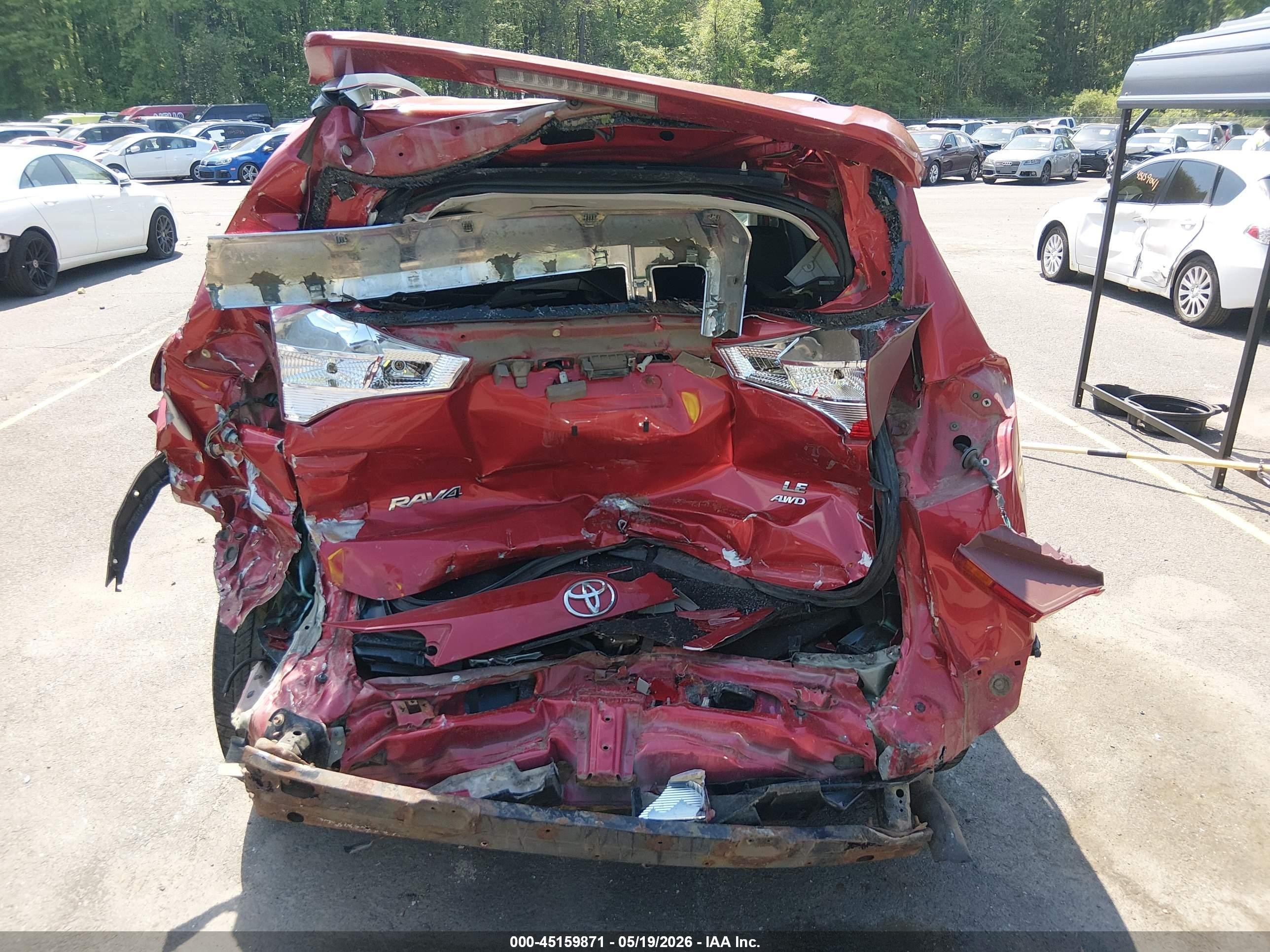 2015 Toyota Rav4 Le Red vin: JTMBFREV3FJ016471
