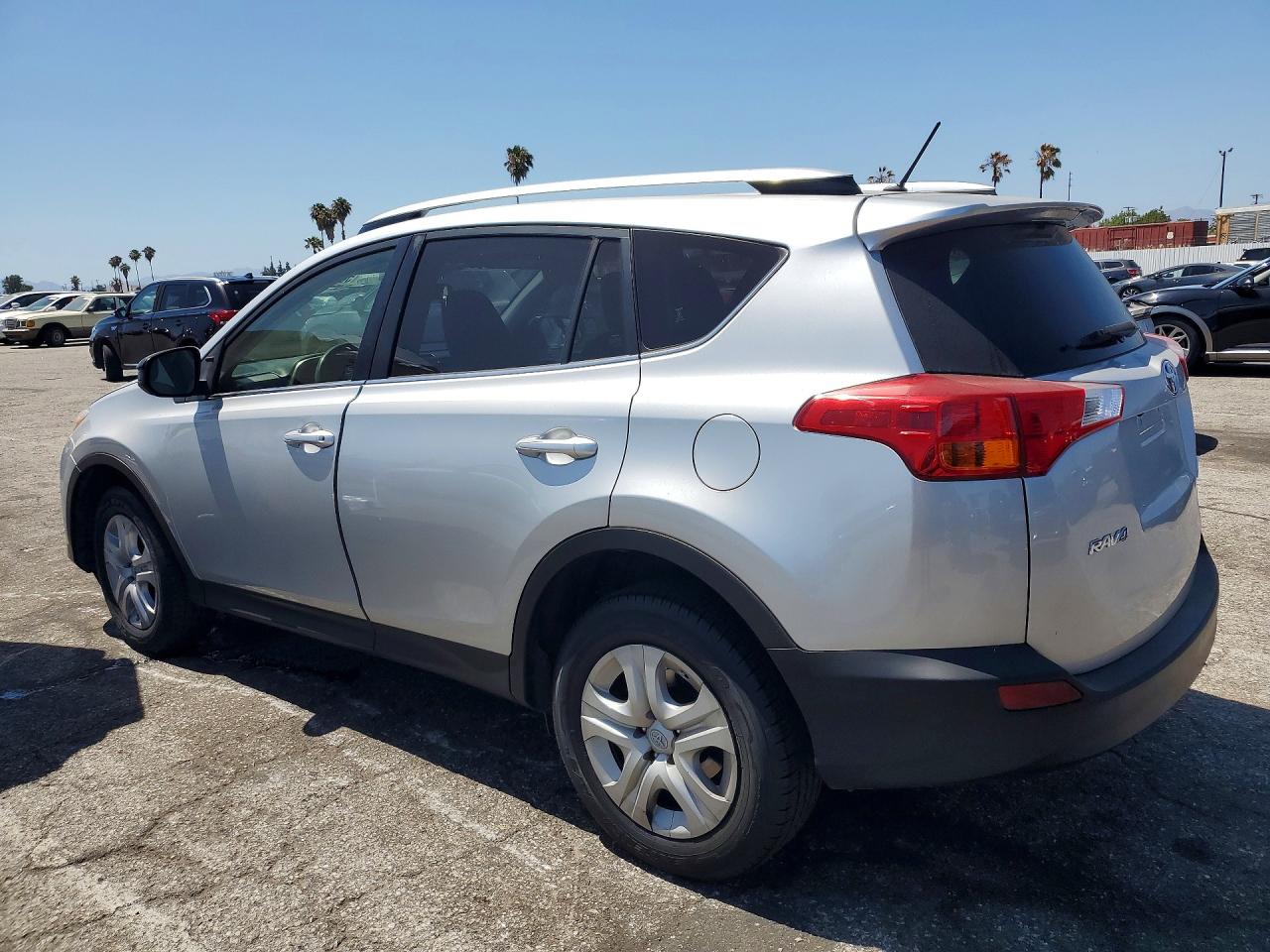 2015 Toyota Rav4 Le Silver vin: JTMBFREV3FJ022528