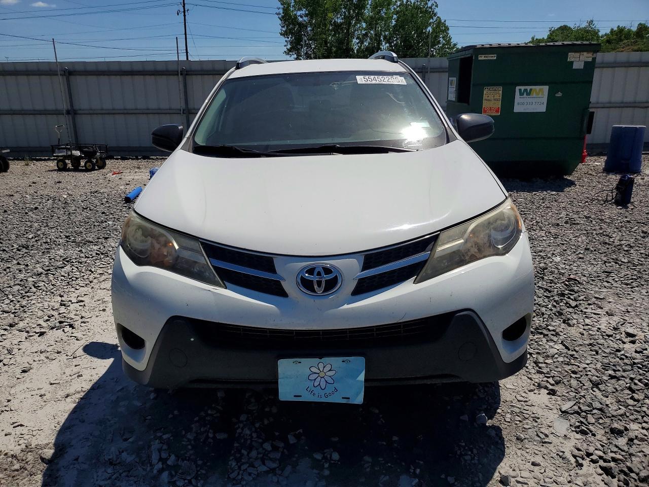 2015 Toyota Rav4 Le White vin: JTMBFREV3FJ031908