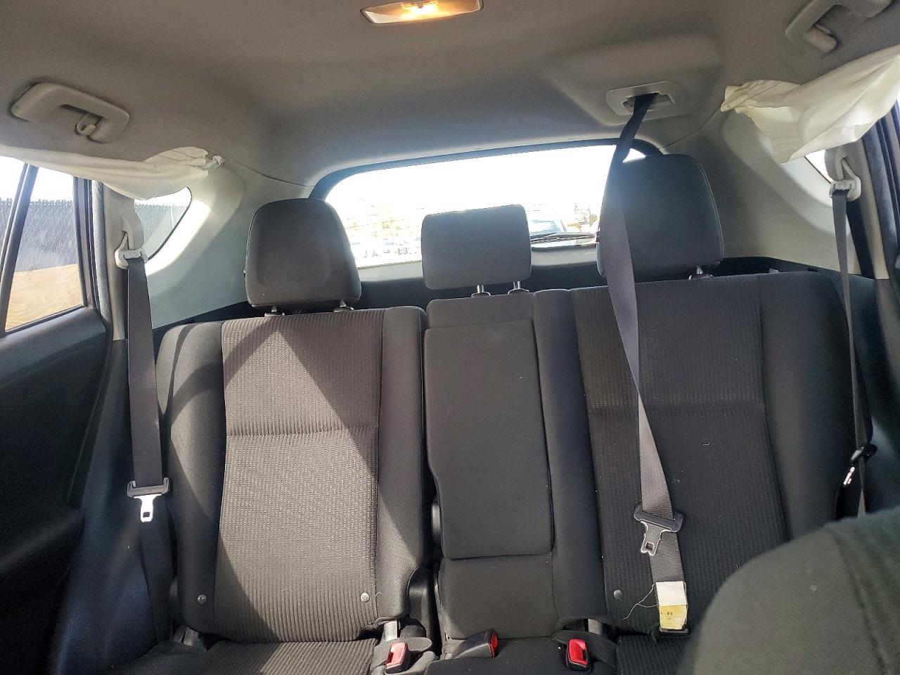 2015 Toyota Rav4 Le Gray vin: JTMBFREV3FJ047977