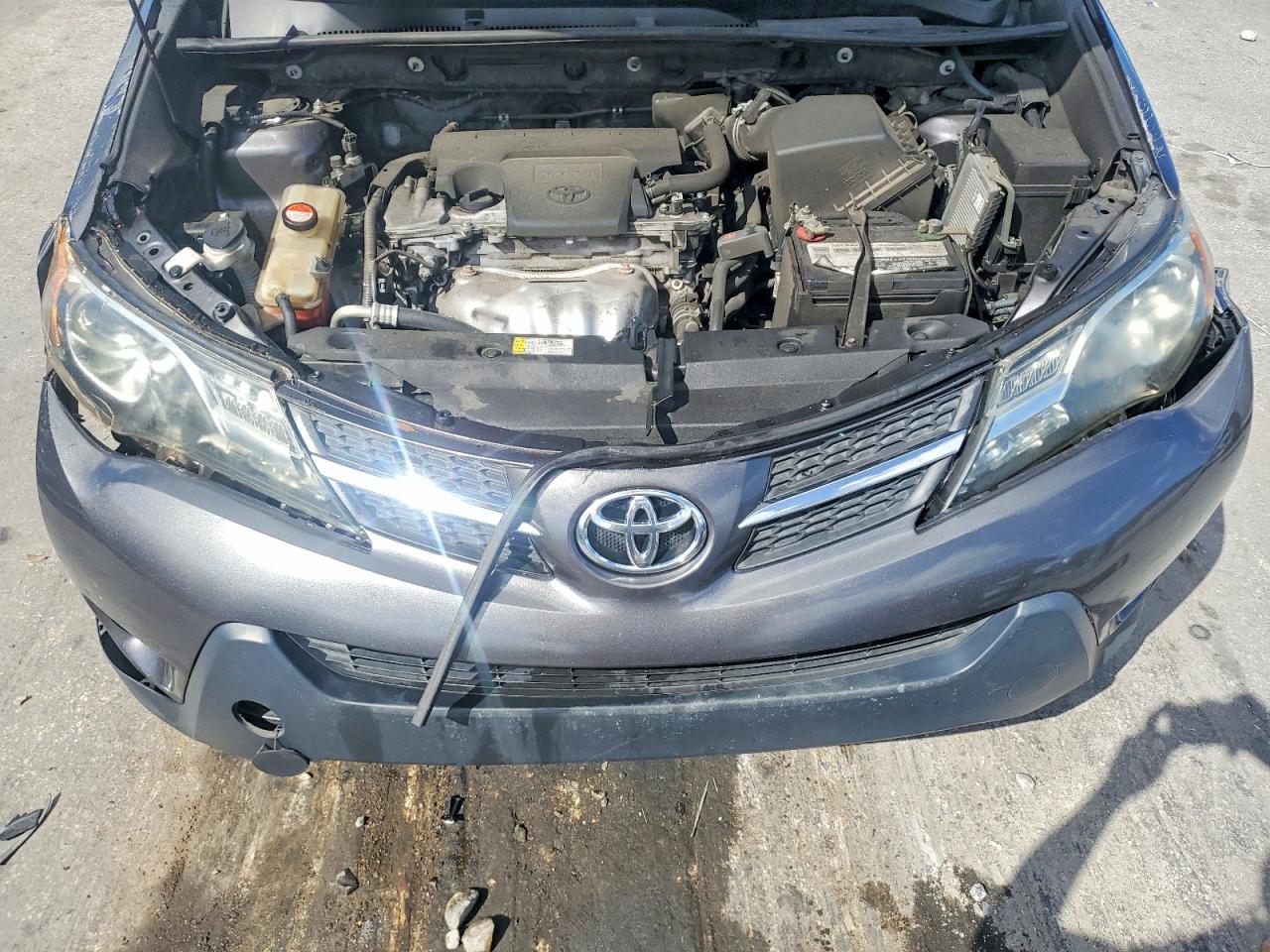 2015 Toyota Rav4 Le Gray vin: JTMBFREV3FJ047977
