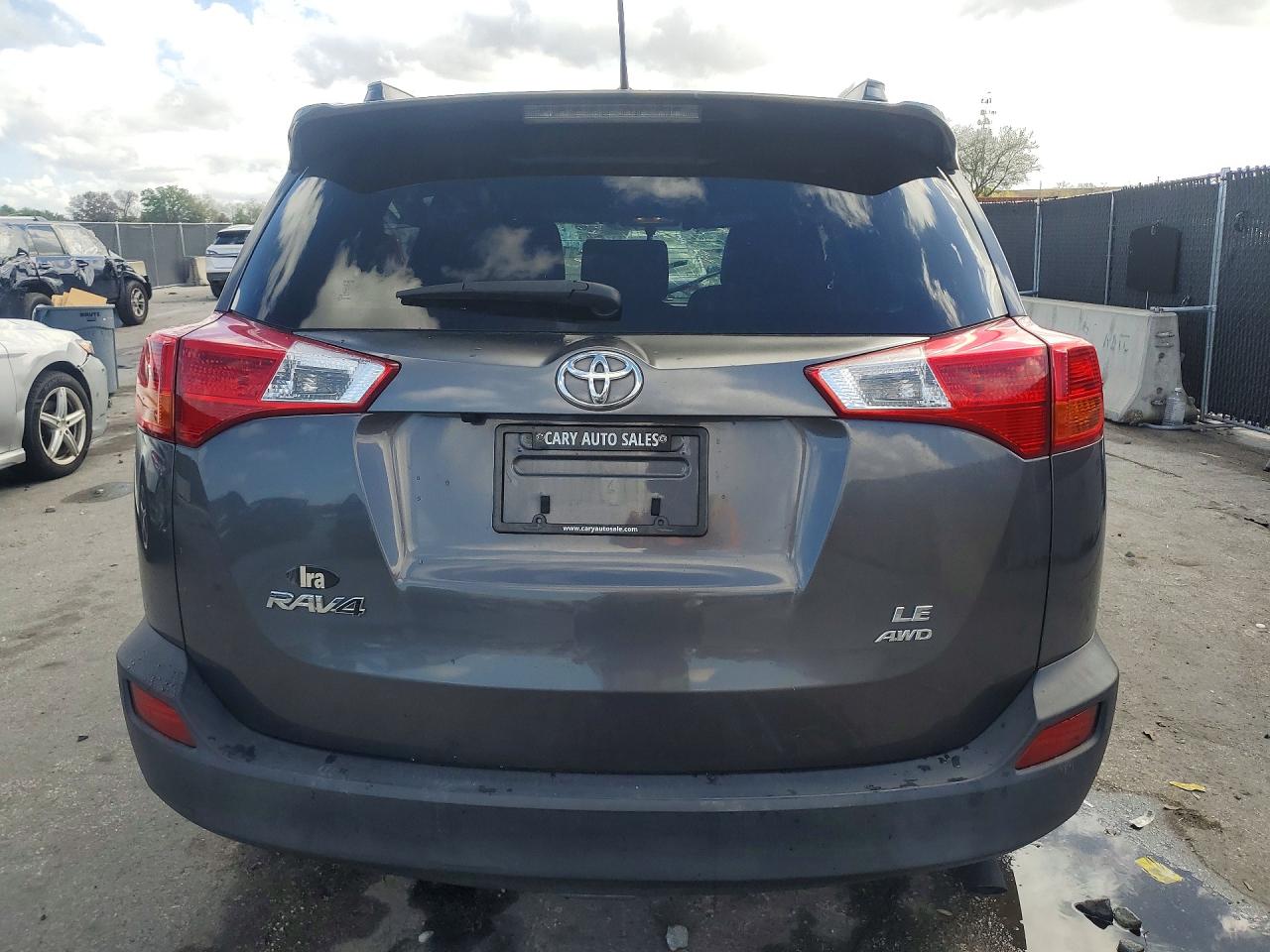 2015 Toyota Rav4 Le Gray vin: JTMBFREV3FJ047977