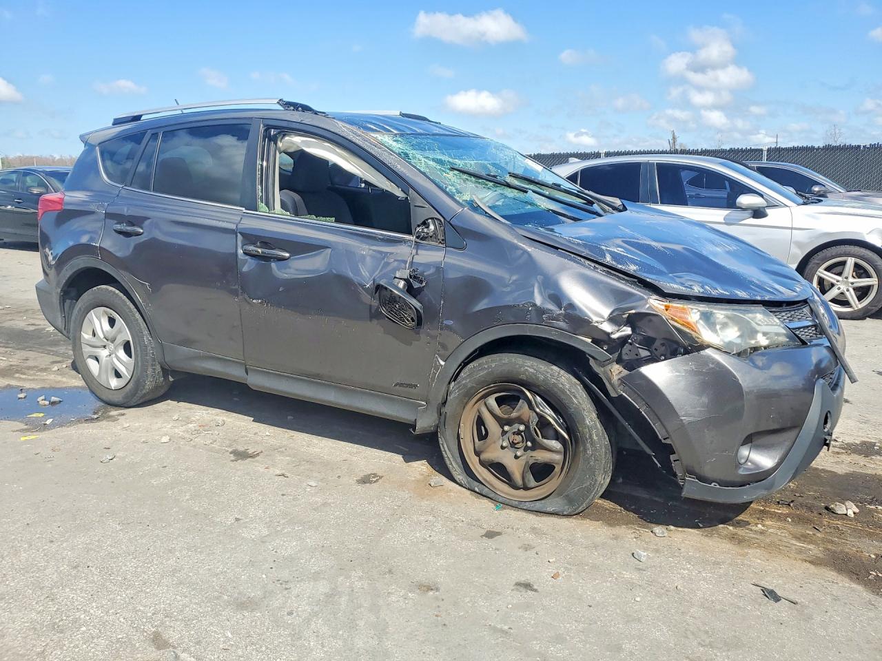 2015 Toyota Rav4 Le Gray vin: JTMBFREV3FJ047977