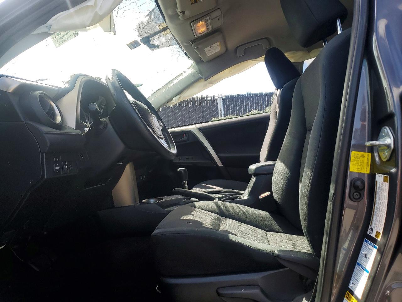 2015 Toyota Rav4 Le Gray vin: JTMBFREV3FJ047977