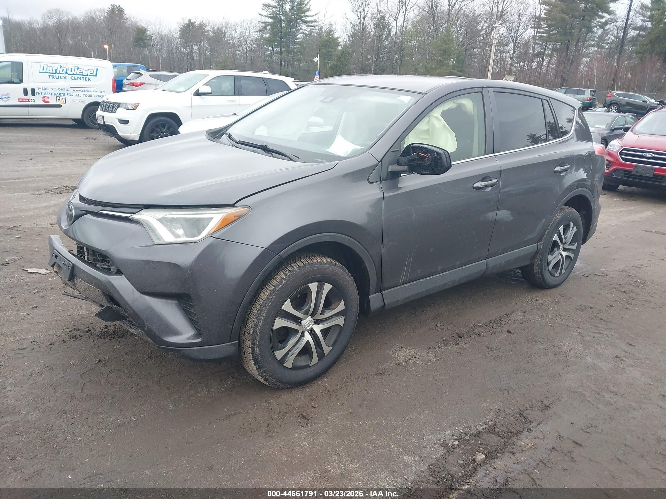 2018 Toyota Rav4 Le Gray vin: JTMBFREV3JJ235732