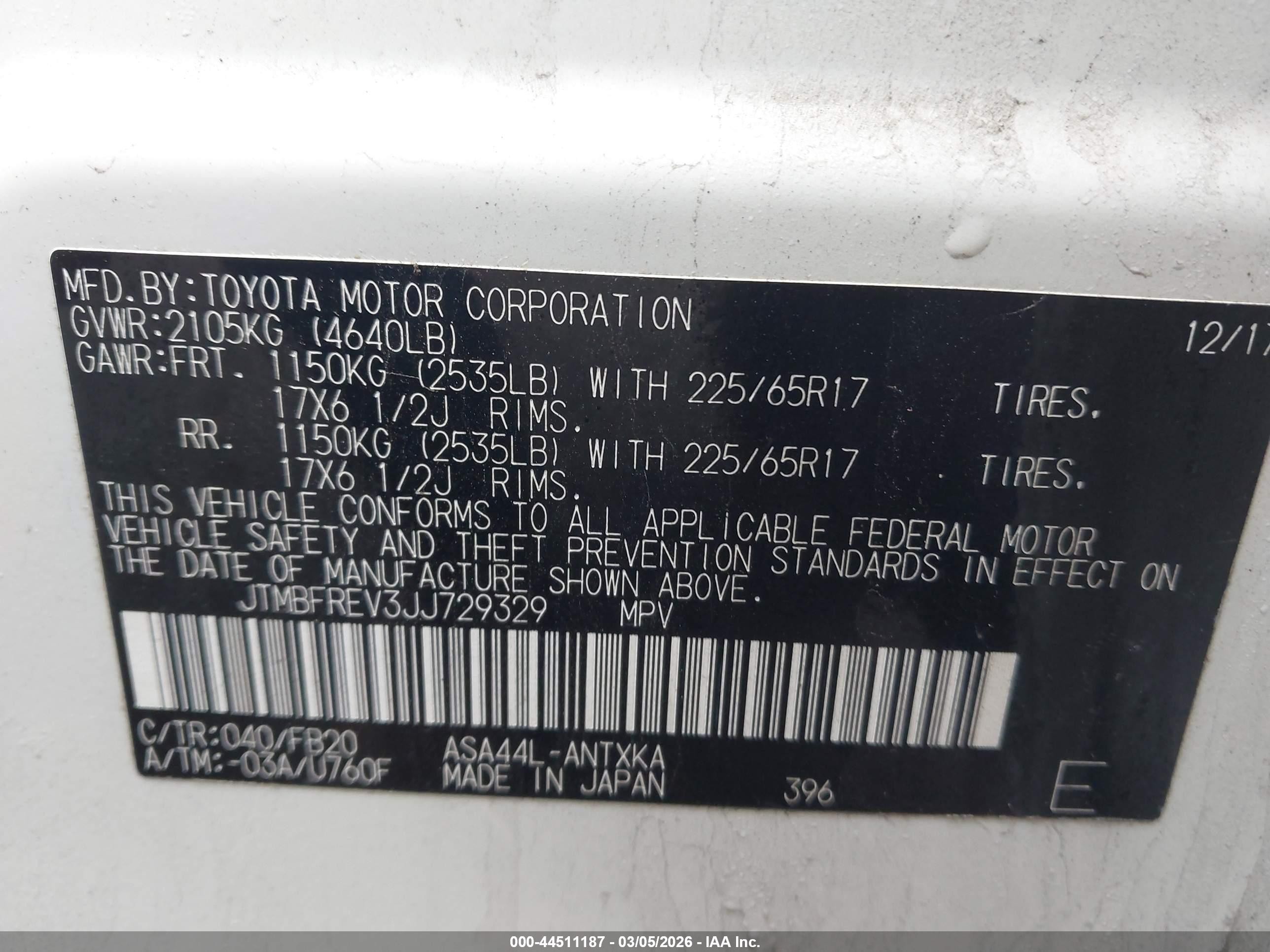 2018 Toyota Rav4 Le White vin: JTMBFREV3JJ729329