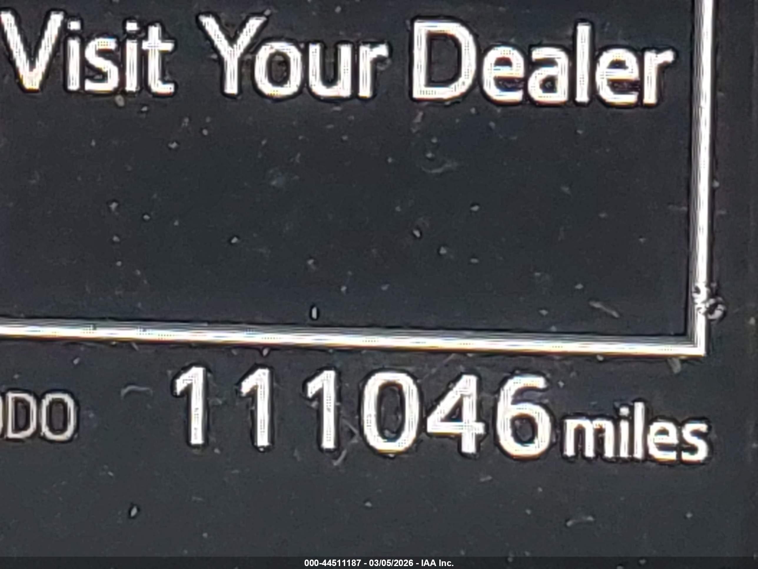 2018 Toyota Rav4 Le White vin: JTMBFREV3JJ729329