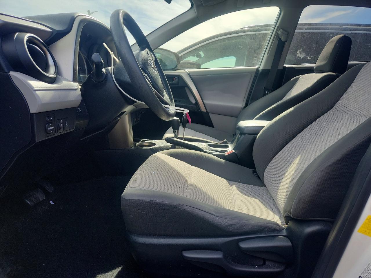 2013 Toyota Rav4 White vin: JTMBFREV4DD007676