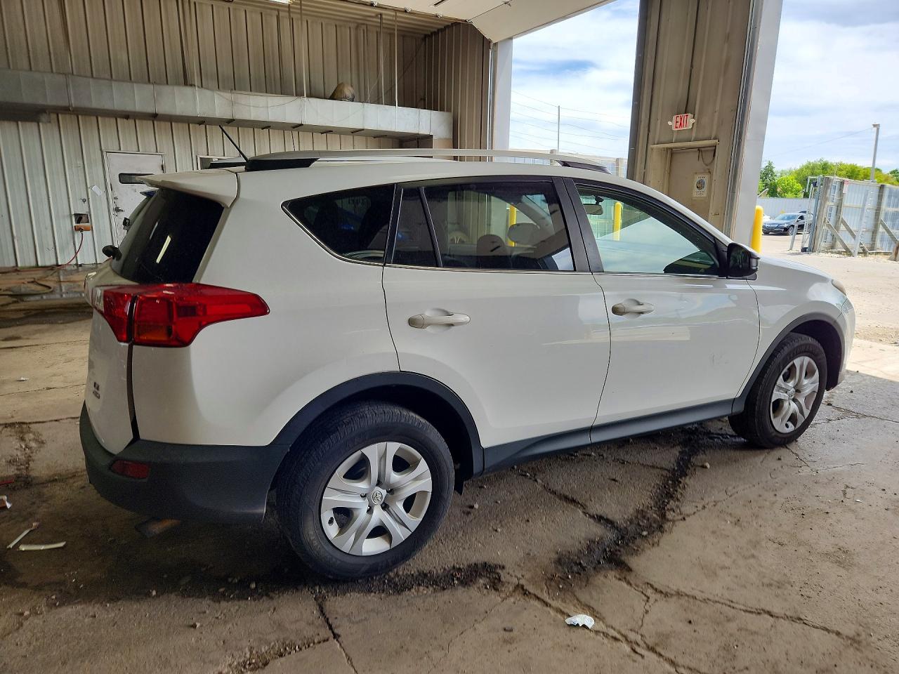 2013 Toyota Rav4 White vin: JTMBFREV4DD007676