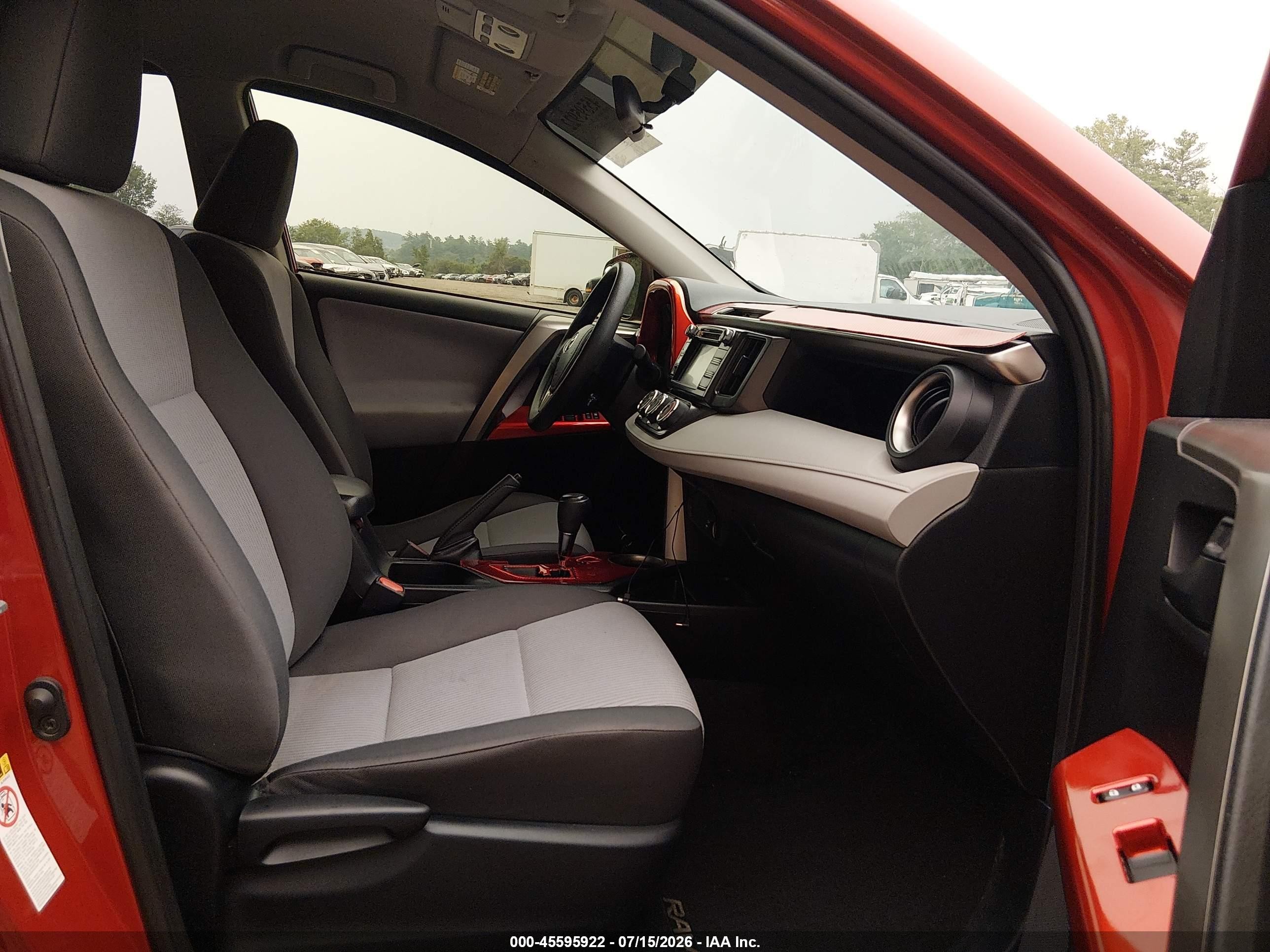 2014 Toyota Rav4 Le Red vin: JTMBFREV4ED062078