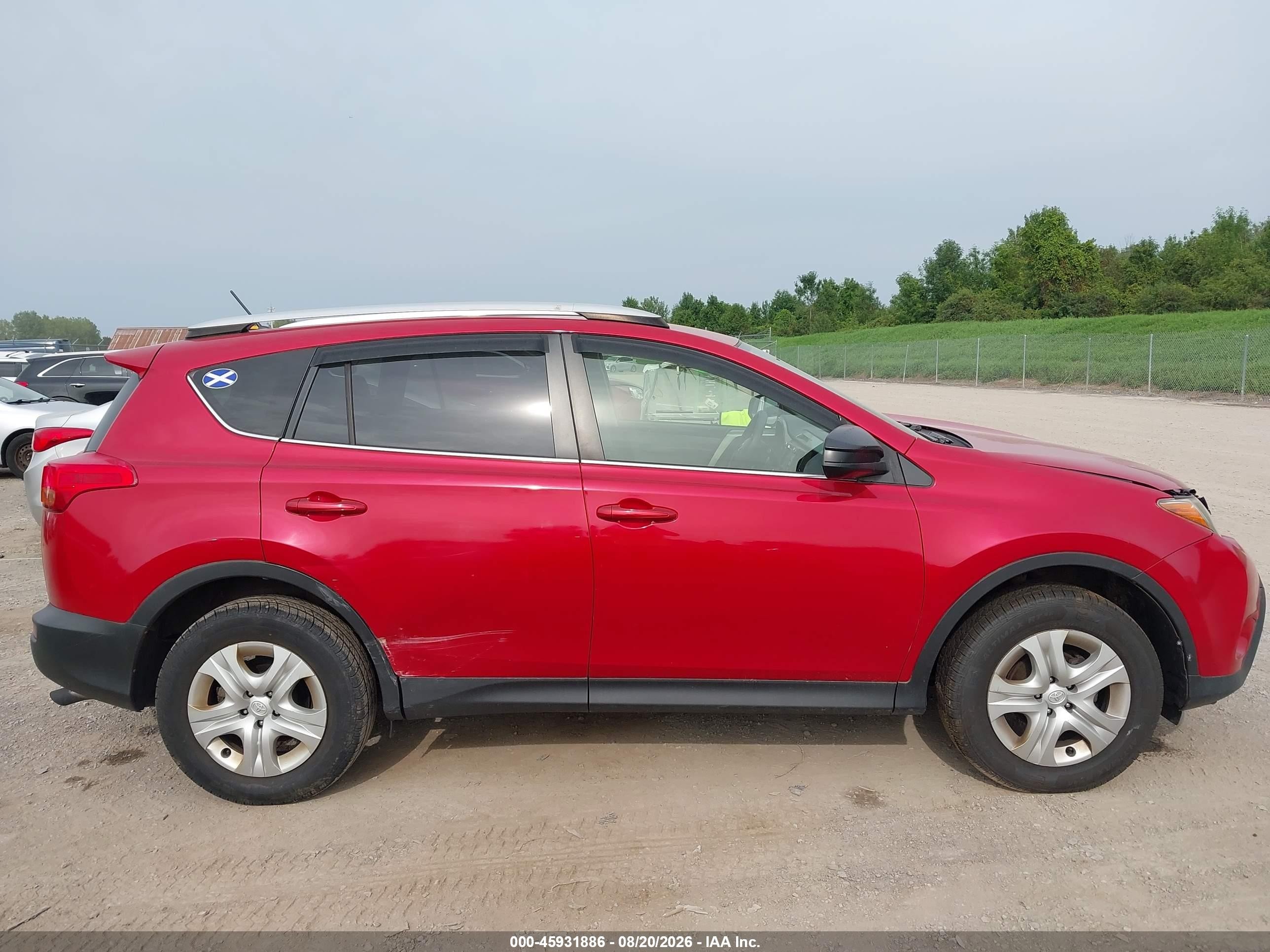 2014 Toyota Rav4 Le Red vin: JTMBFREV4ED070021