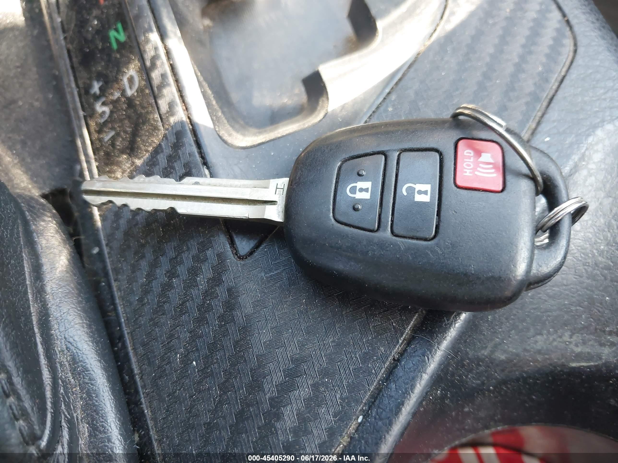 2014 Toyota Rav4 Le Silver vin: JTMBFREV4ED093783