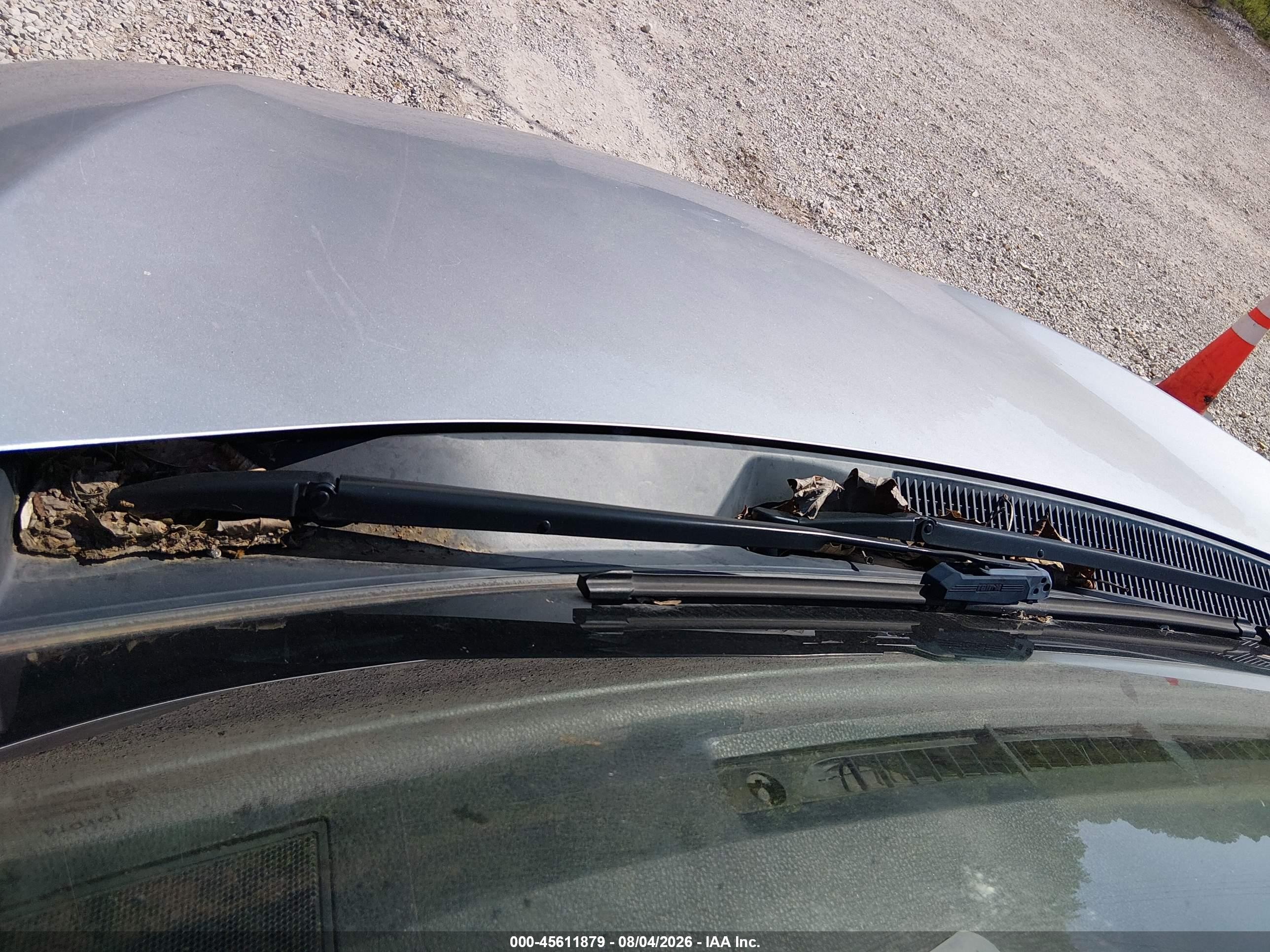 2014 Toyota Rav4 Le Silver vin: JTMBFREV4ED094075