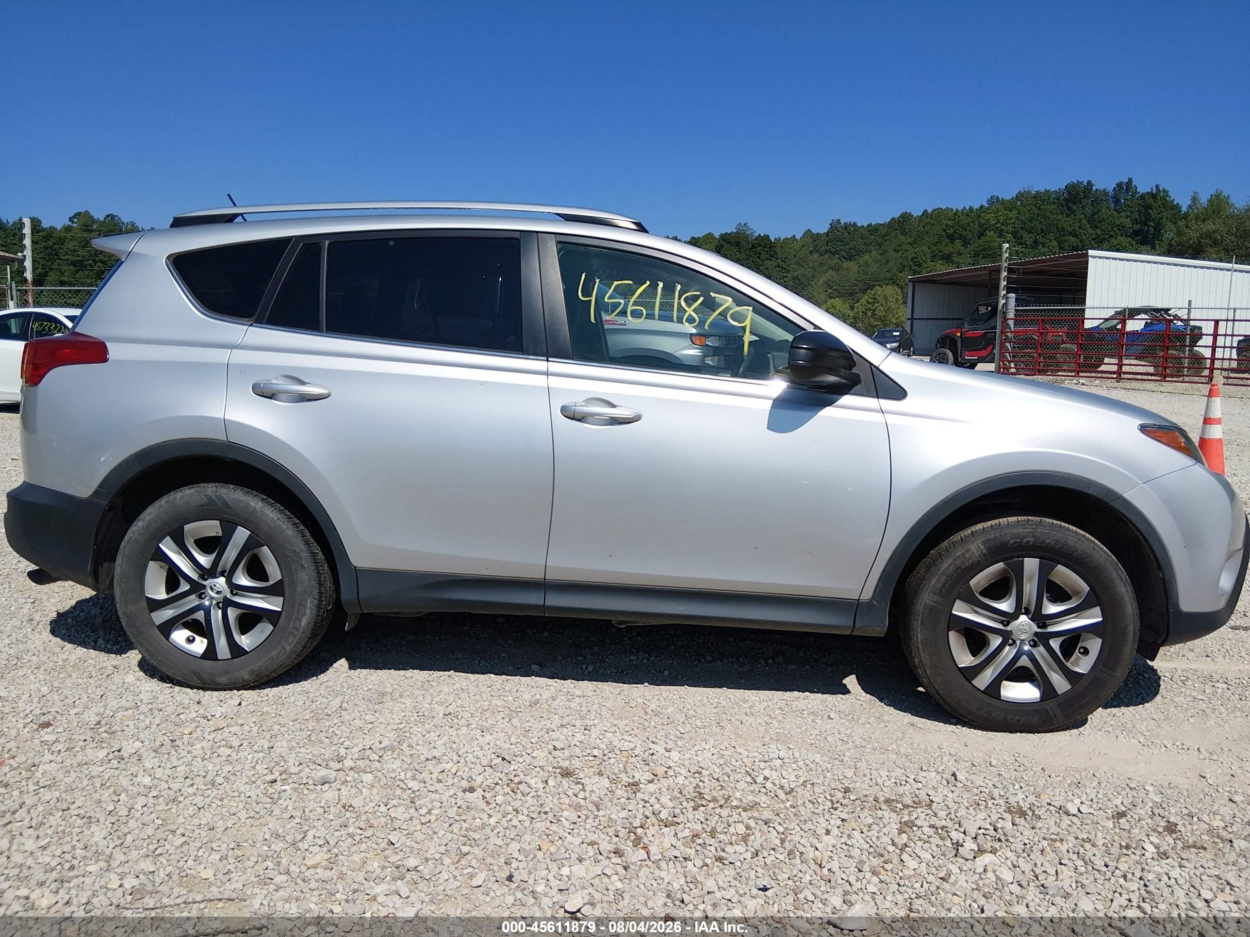 2014 Toyota Rav4 Le Silver vin: JTMBFREV4ED094075