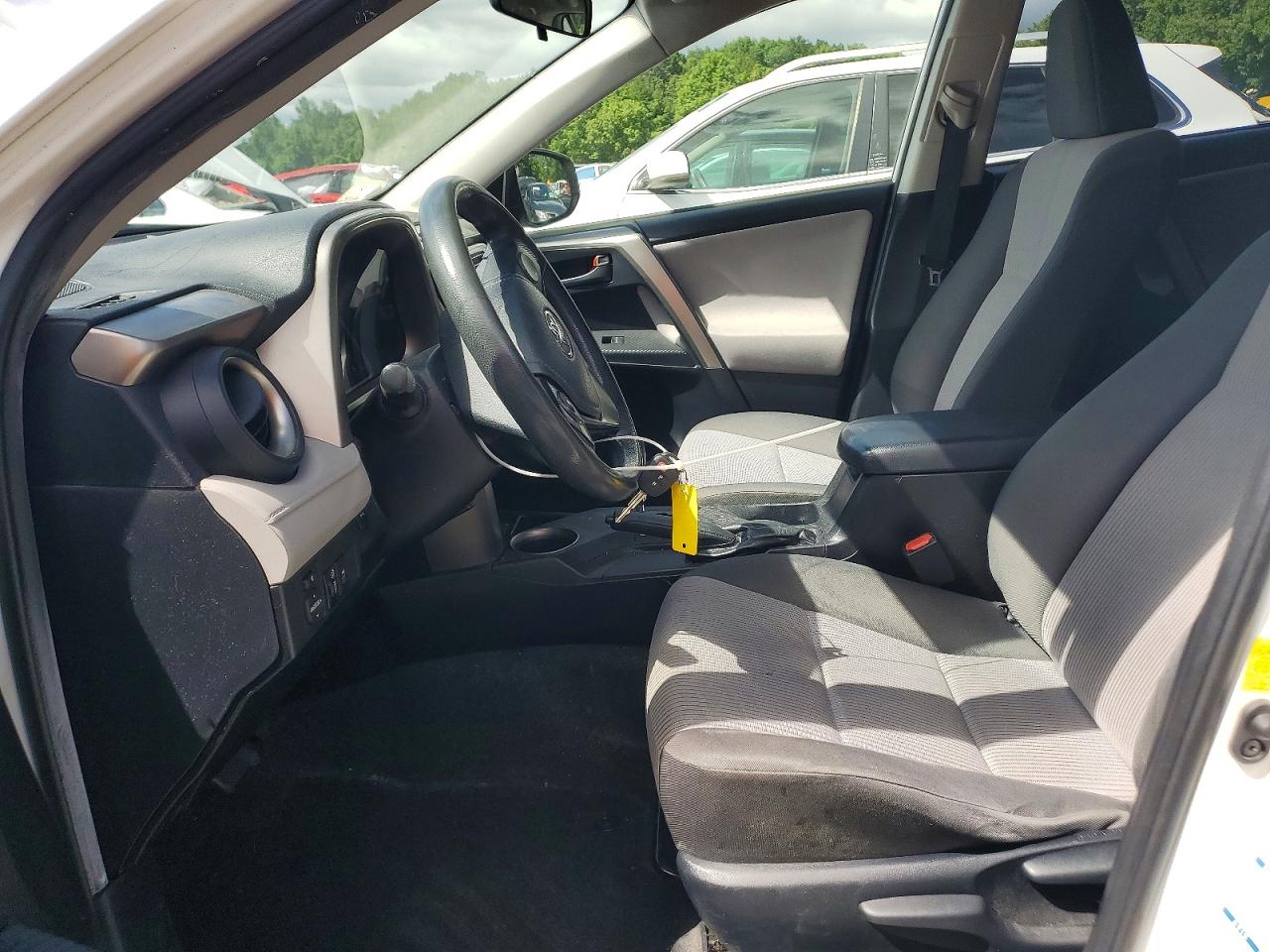 2014 Toyota Rav4 Le White vin: JTMBFREV4EJ001427