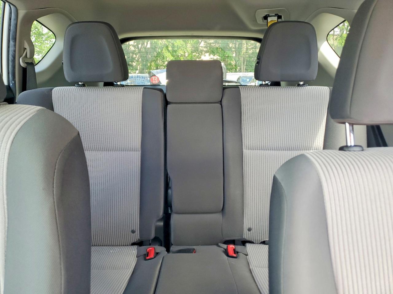 2014 Toyota Rav4 Le White vin: JTMBFREV4EJ001427