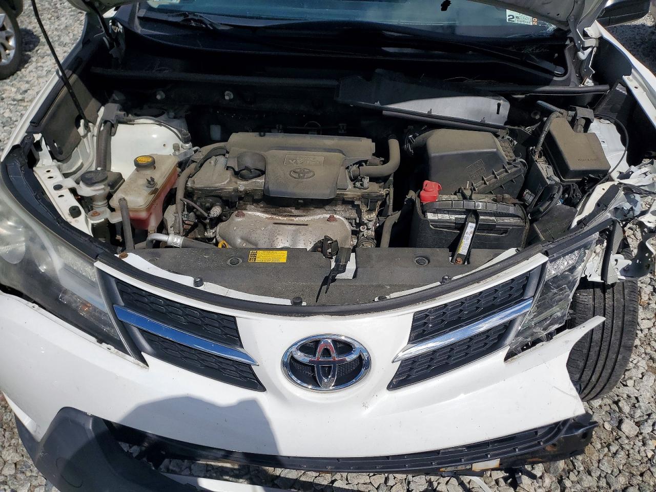 2014 Toyota Rav4 Le White vin: JTMBFREV4EJ001427