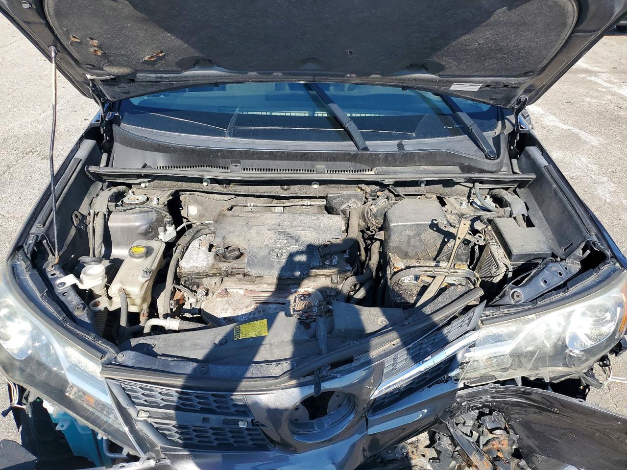2014 Toyota Rav4 Le Gray vin: JTMBFREV4EJ002206