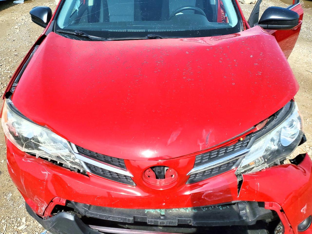 2014 Toyota Rav4 Le Red vin: JTMBFREV4EJ012637