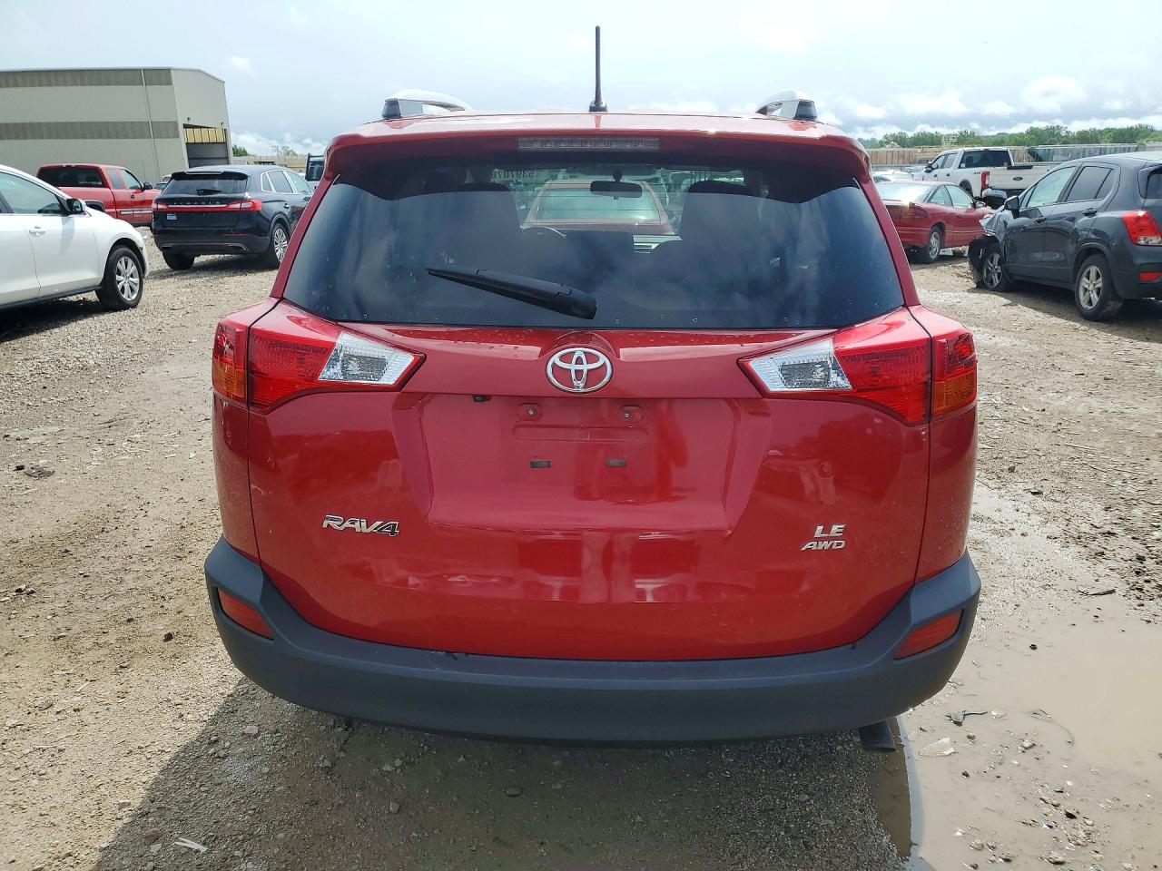 2014 Toyota Rav4 Le Red vin: JTMBFREV4EJ012637