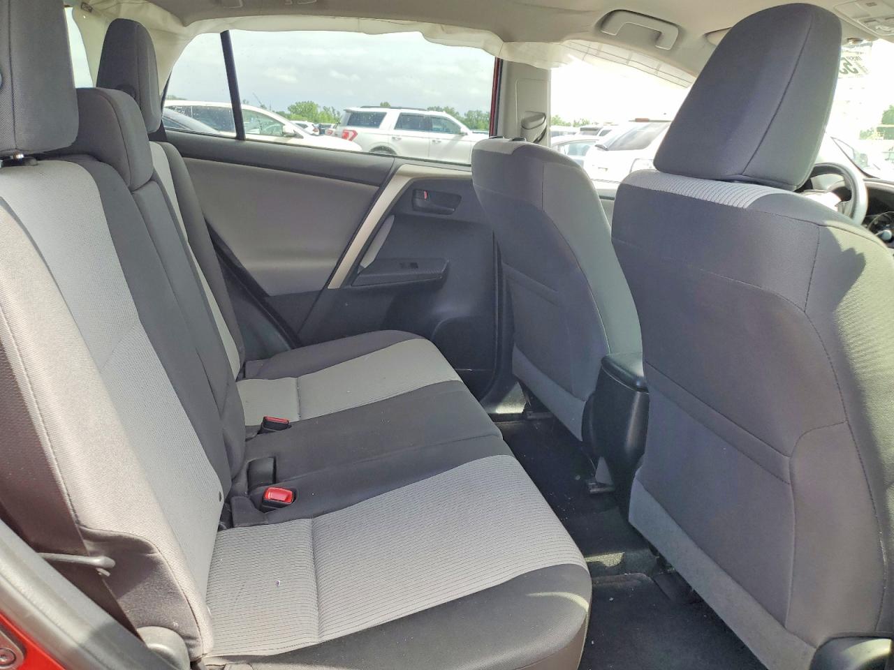 2014 Toyota Rav4 Le Red vin: JTMBFREV4EJ012637