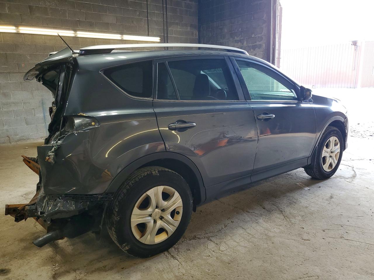2015 Toyota Rav4 Le Black vin: JTMBFREV4FD107764