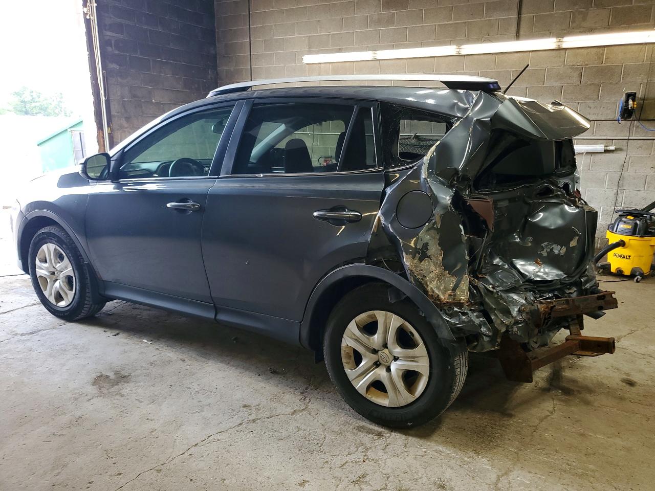 2015 Toyota Rav4 Le Black vin: JTMBFREV4FD107764