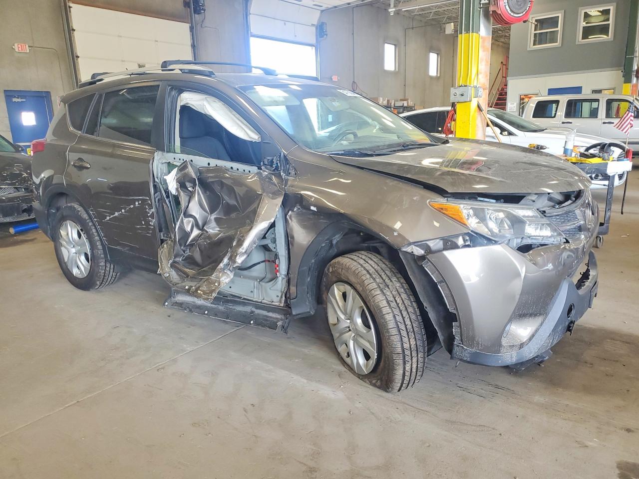 2015 Toyota Rav4 Le Tan vin: JTMBFREV4FD151845