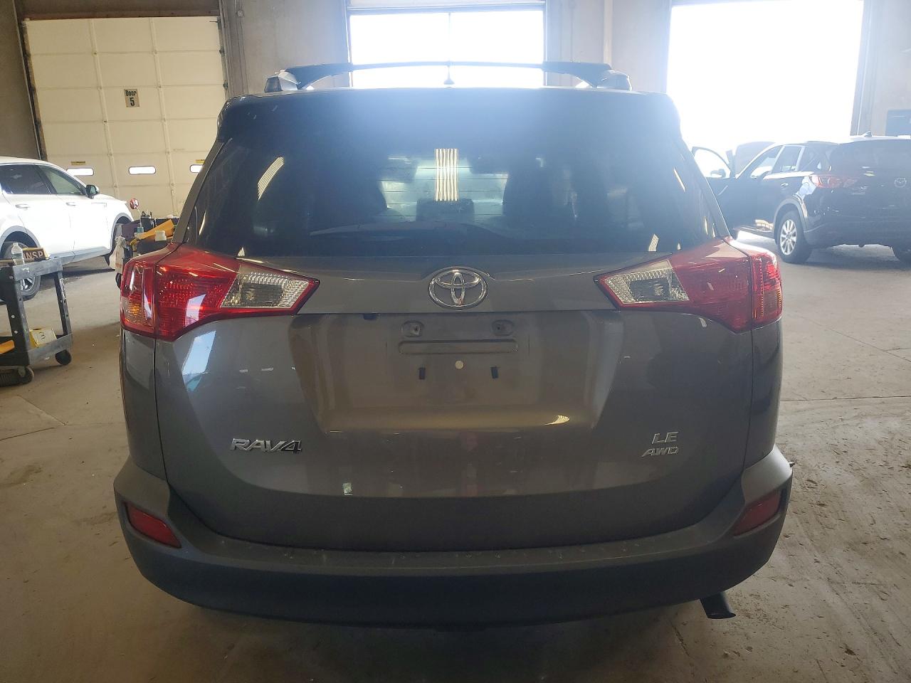 2015 Toyota Rav4 Le Tan vin: JTMBFREV4FD151845