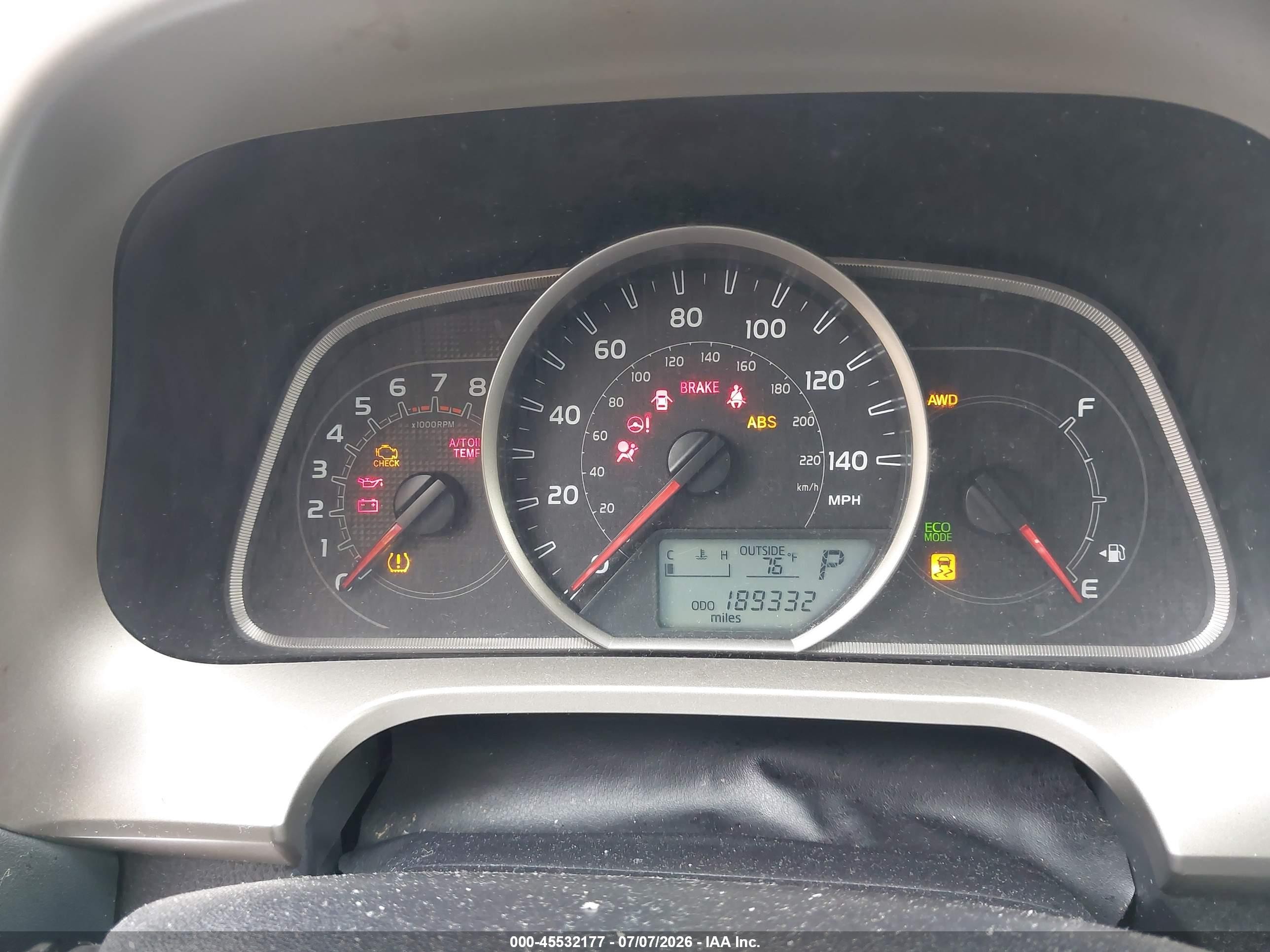 2015 Toyota Rav4 Le Gray vin: JTMBFREV4FD159766