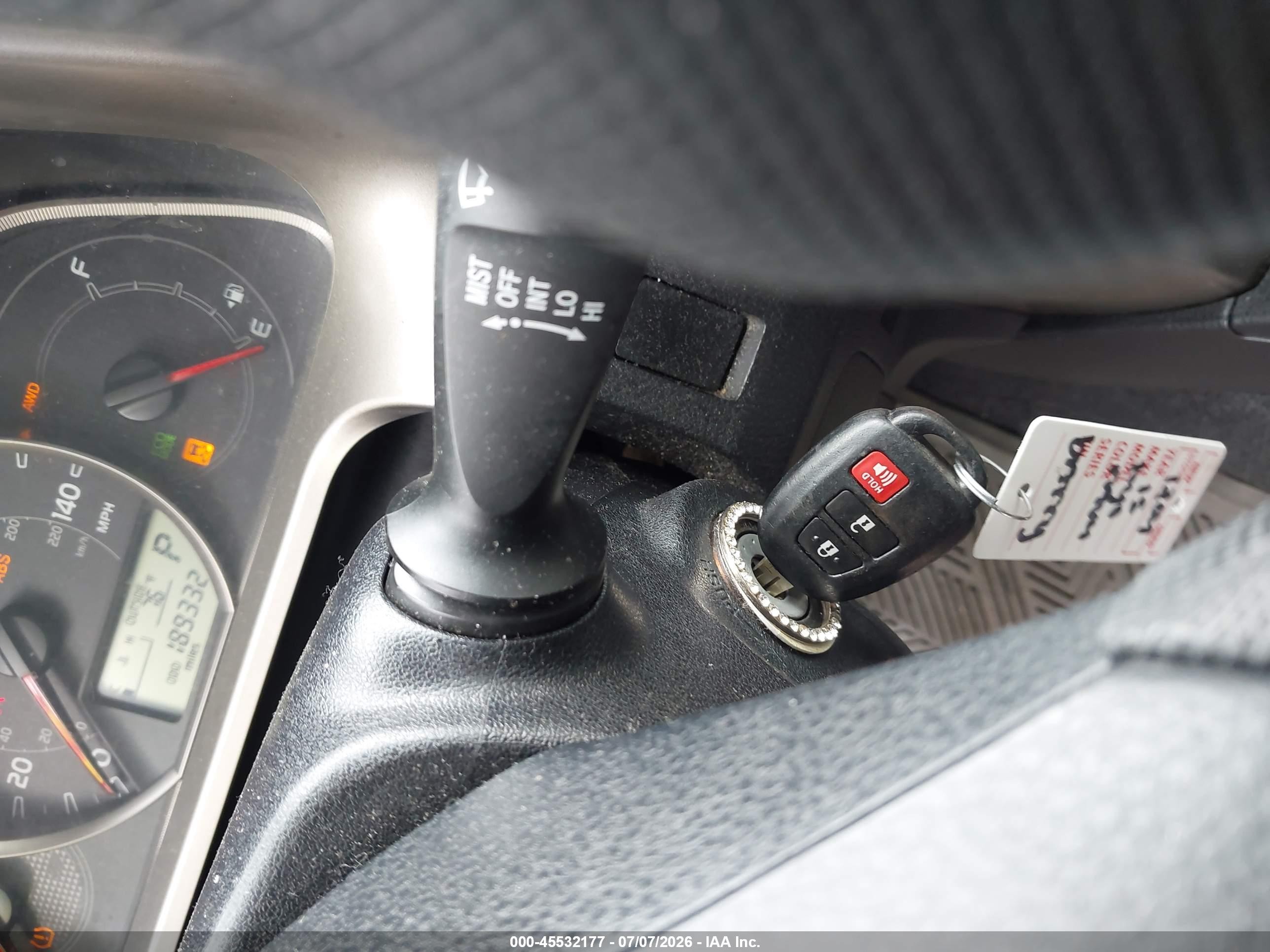 2015 Toyota Rav4 Le Gray vin: JTMBFREV4FD159766