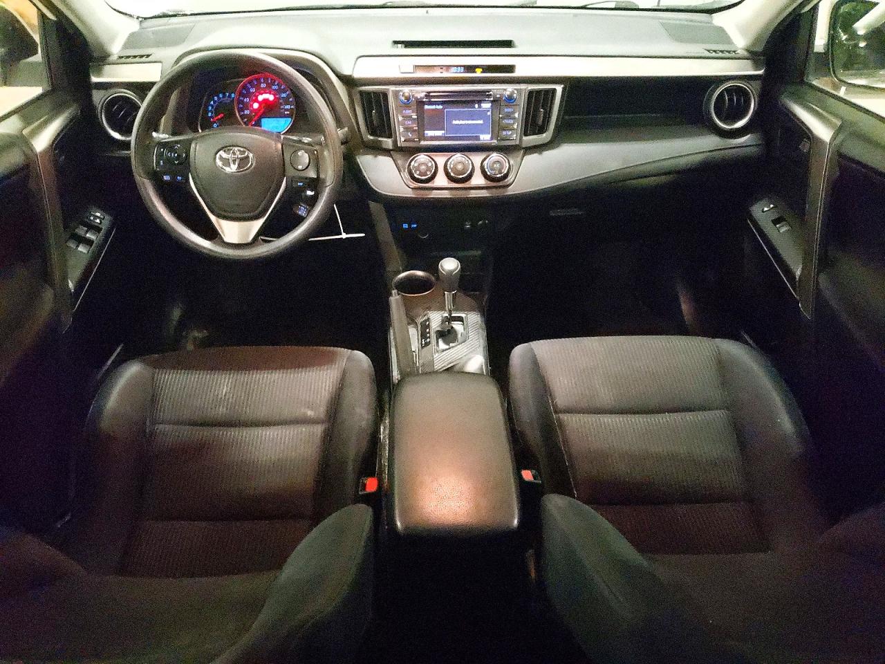 2015 Toyota Rav4 Le White vin: JTMBFREV4FD162408