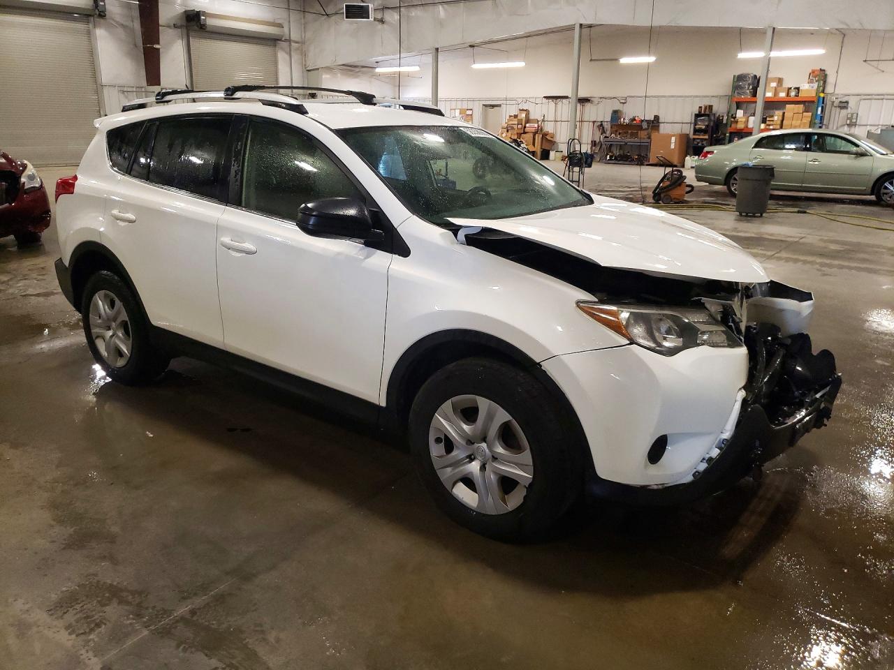 2015 Toyota Rav4 Le White vin: JTMBFREV4FD162408