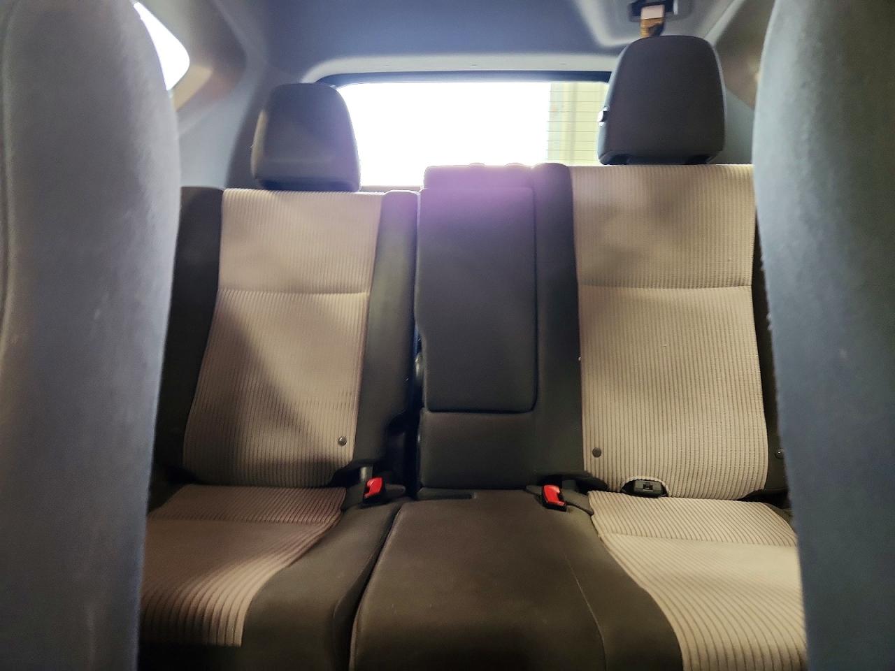 2015 Toyota Rav4 Le Белый vin: JTMBFREV4FD174428