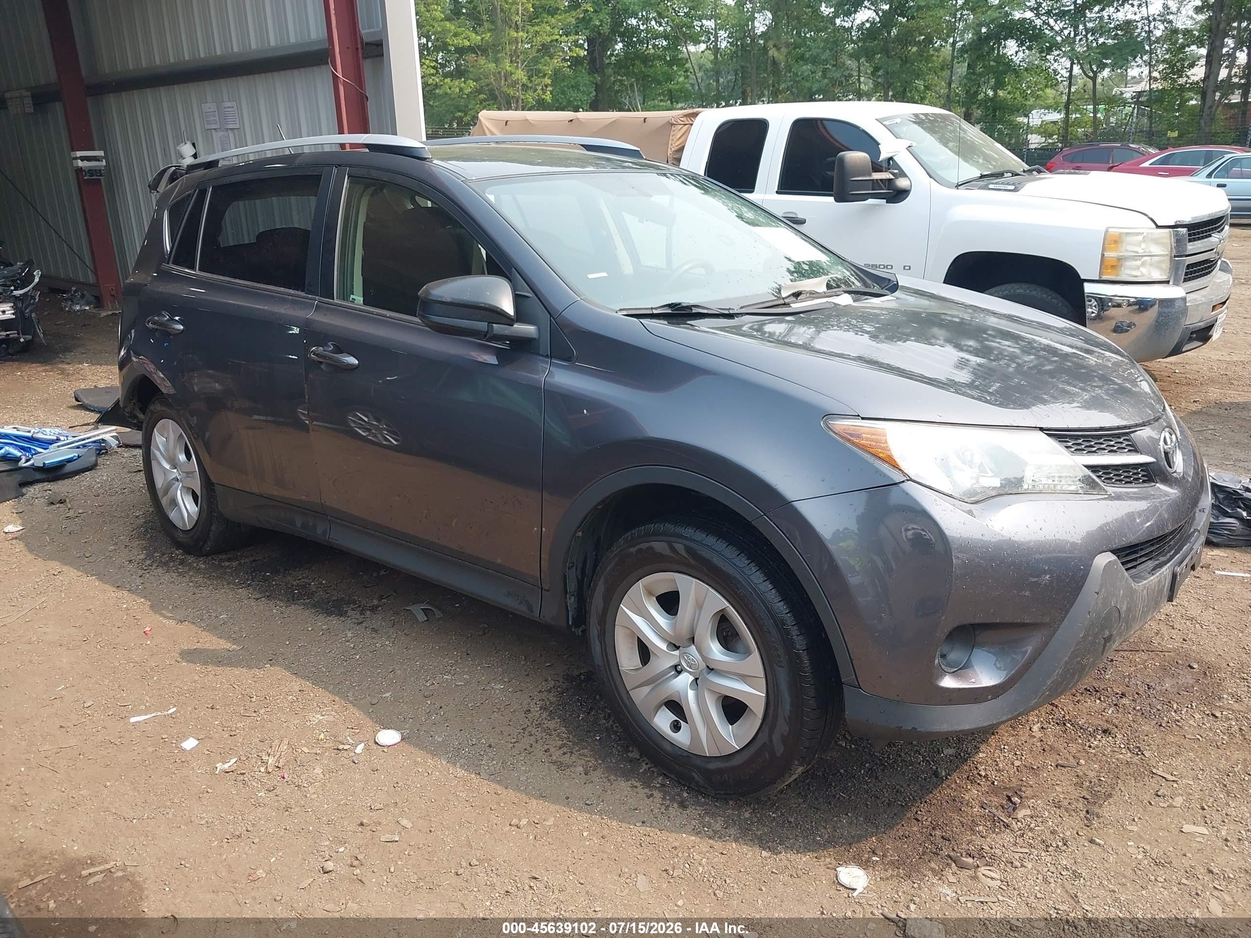 2015 Toyota Rav4 Le Gray vin: JTMBFREV4FJ015216