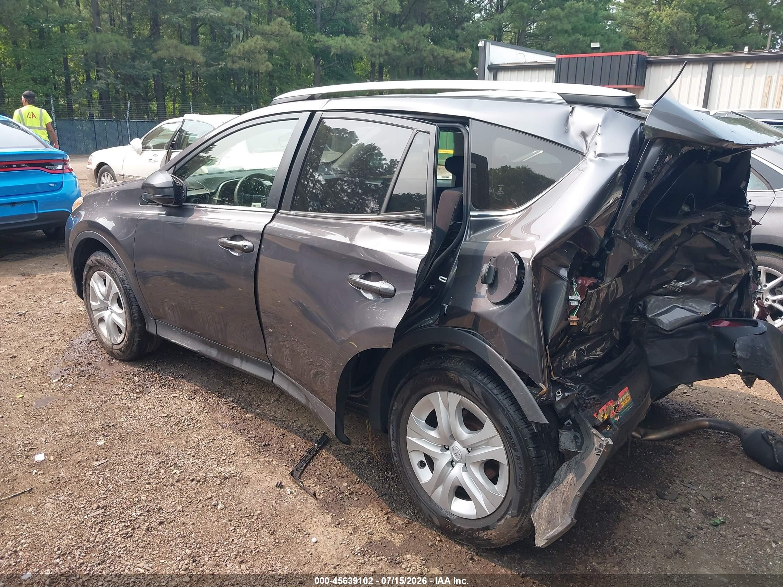 2015 Toyota Rav4 Le Gray vin: JTMBFREV4FJ015216