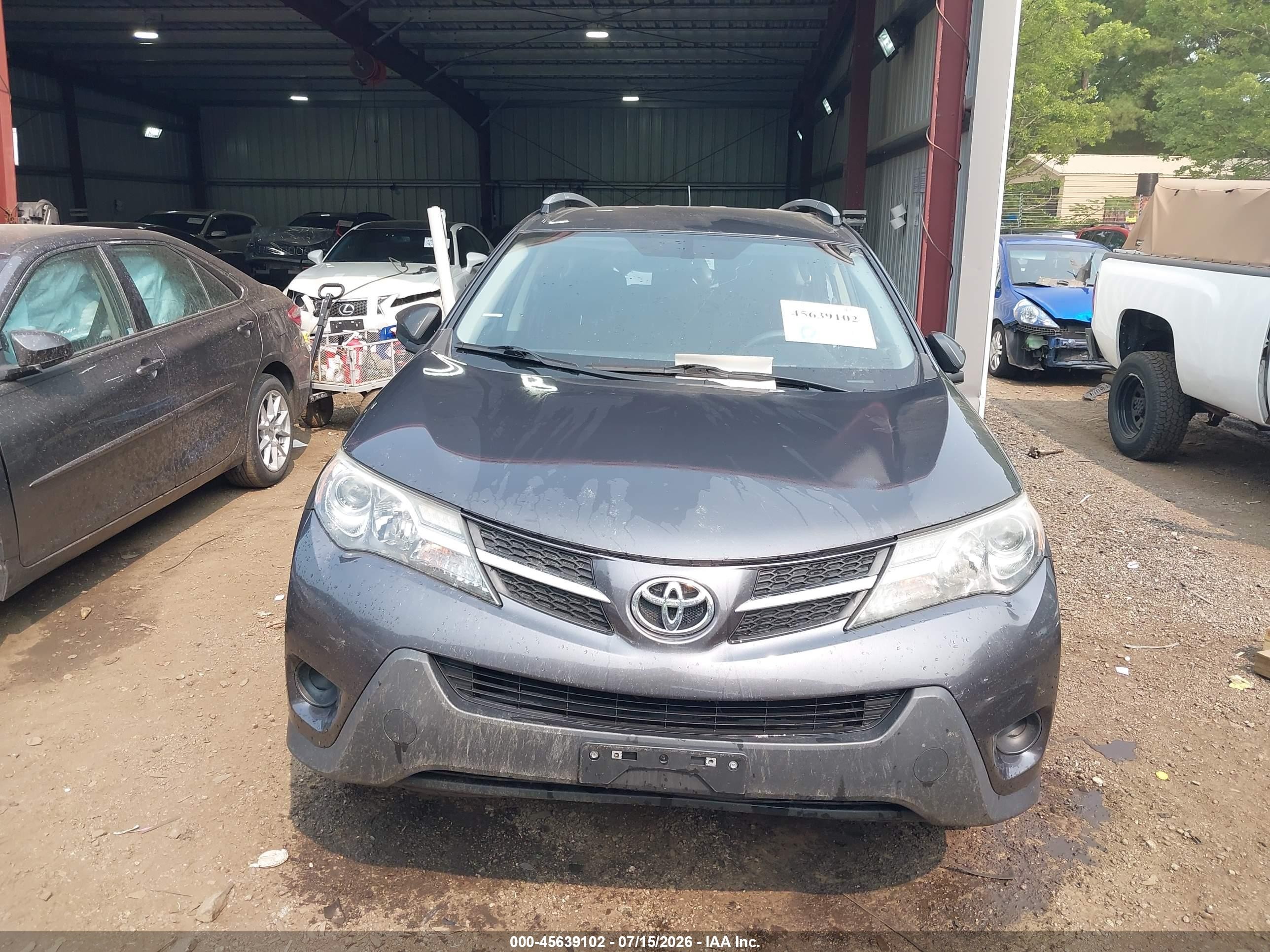 2015 Toyota Rav4 Le Gray vin: JTMBFREV4FJ015216